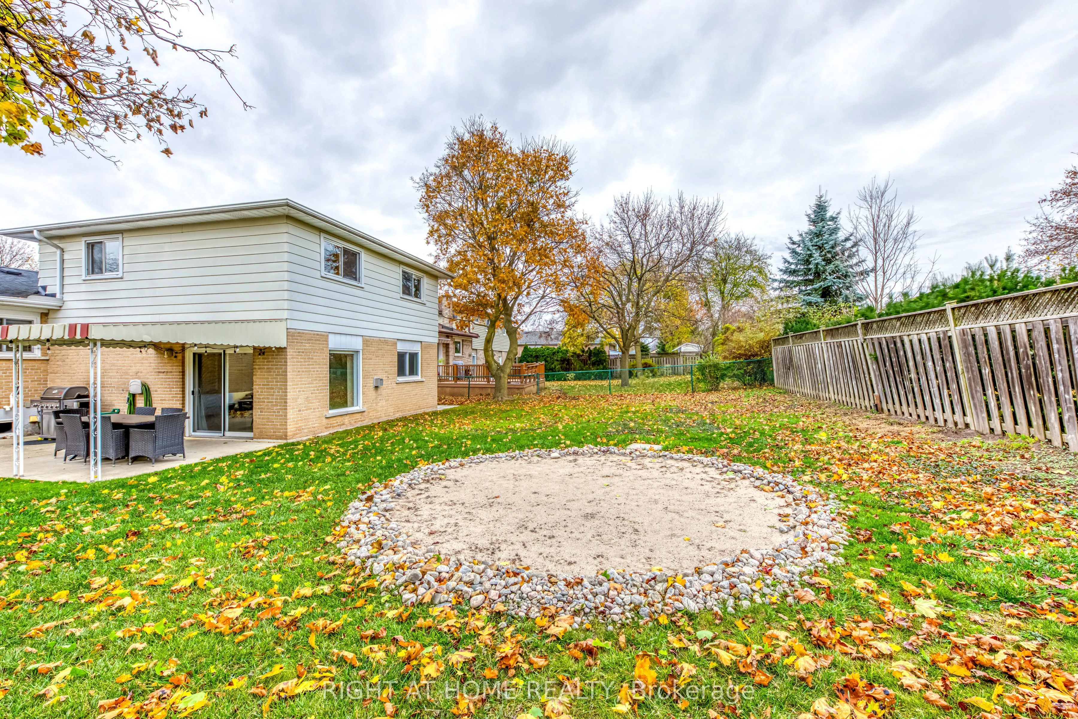 16 Dawson Crescent