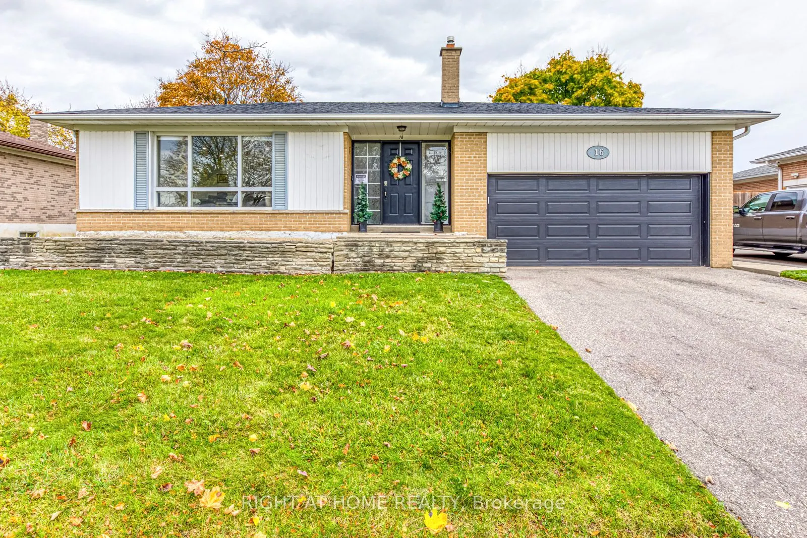 16 Dawson Crescent