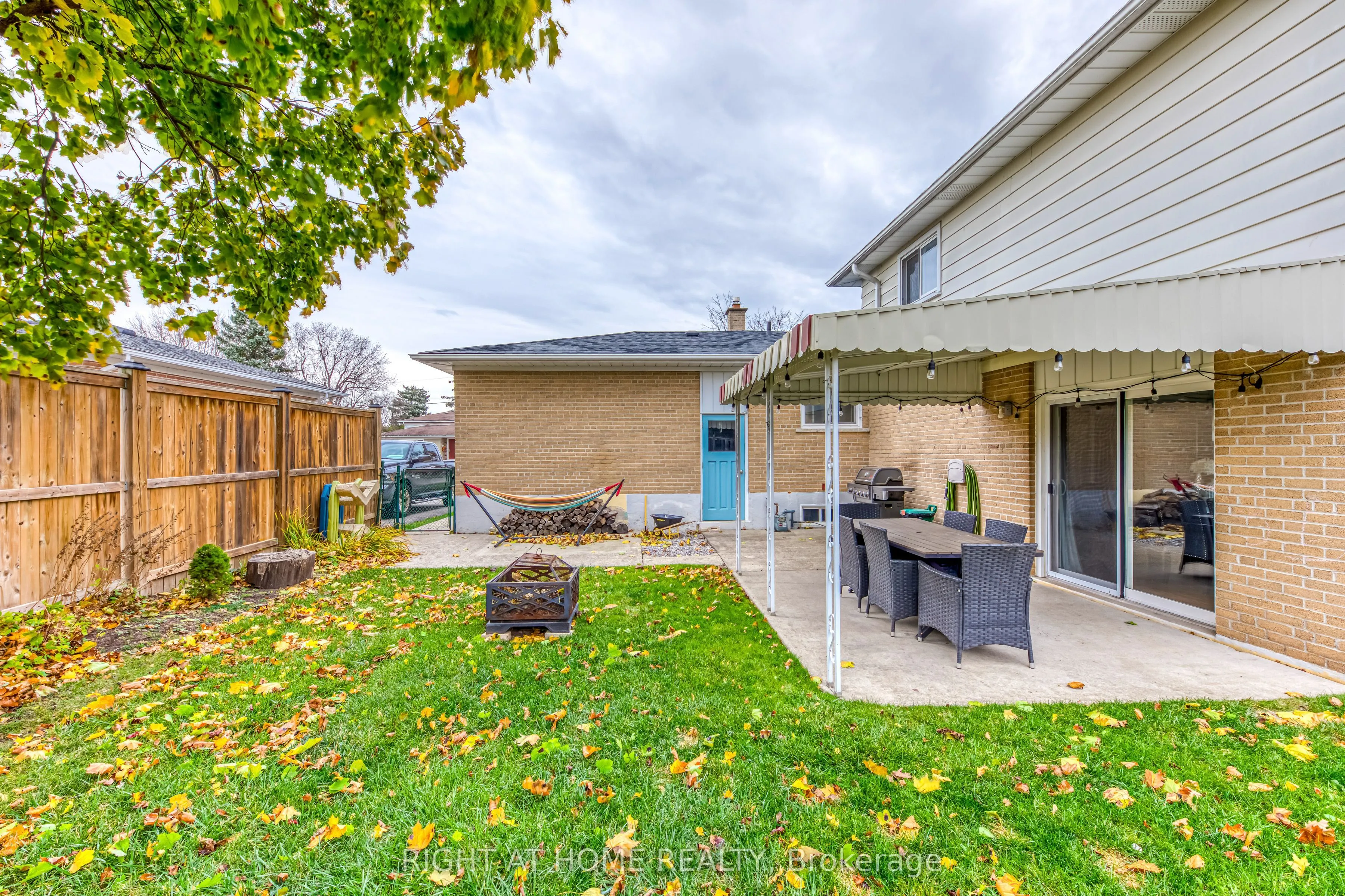 16 Dawson Crescent