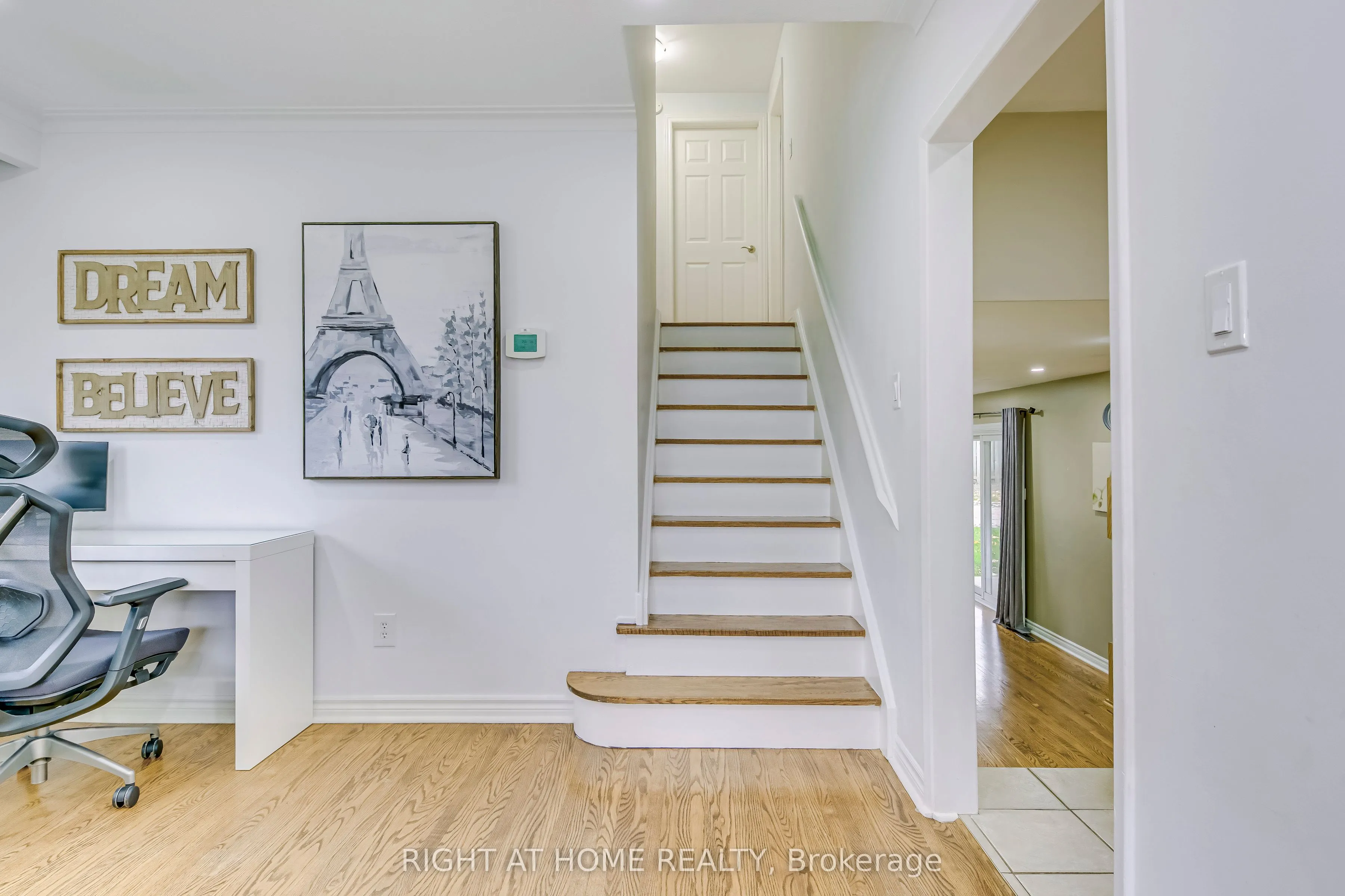 16 Dawson Crescent