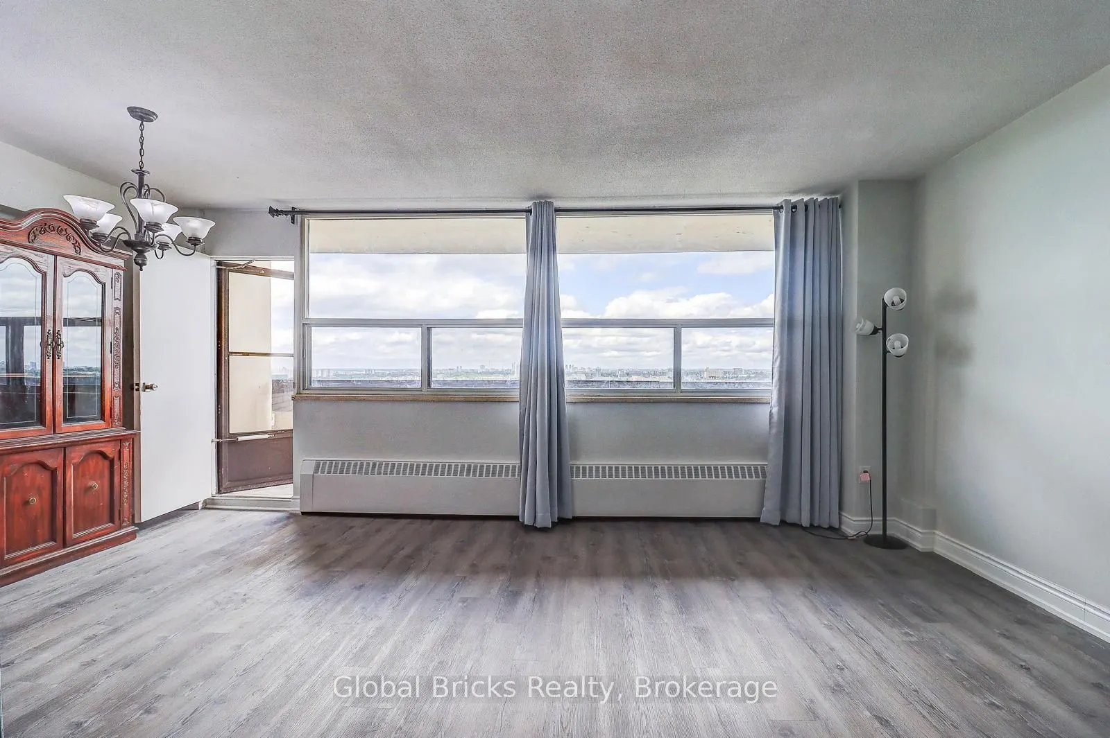 1455 Lawrence Avenue W, #2006