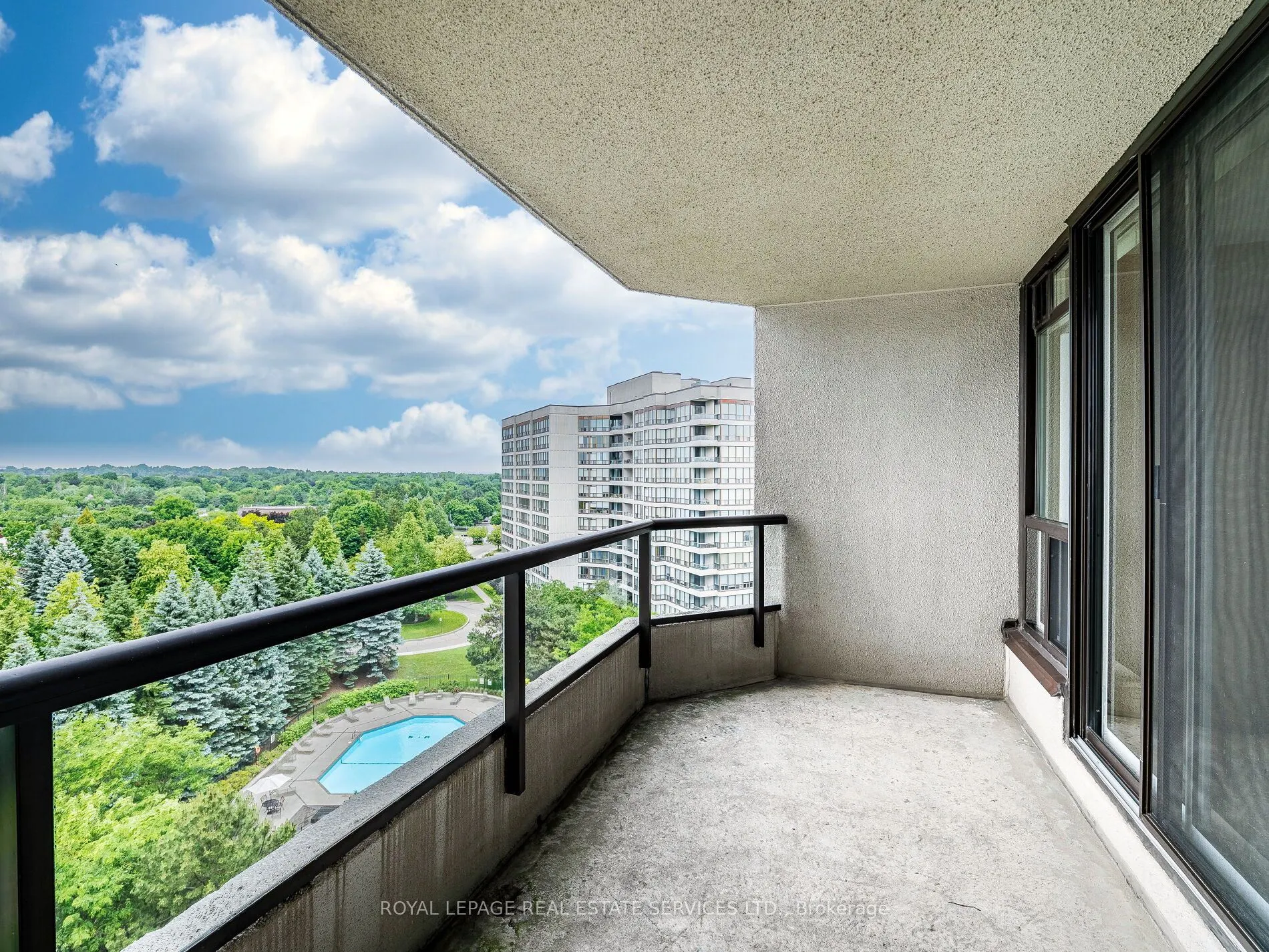 12 Laurelcrest Street, #908