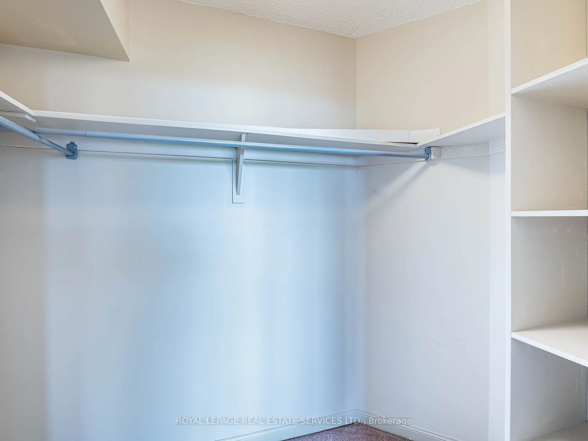 12 Laurelcrest Street, #908