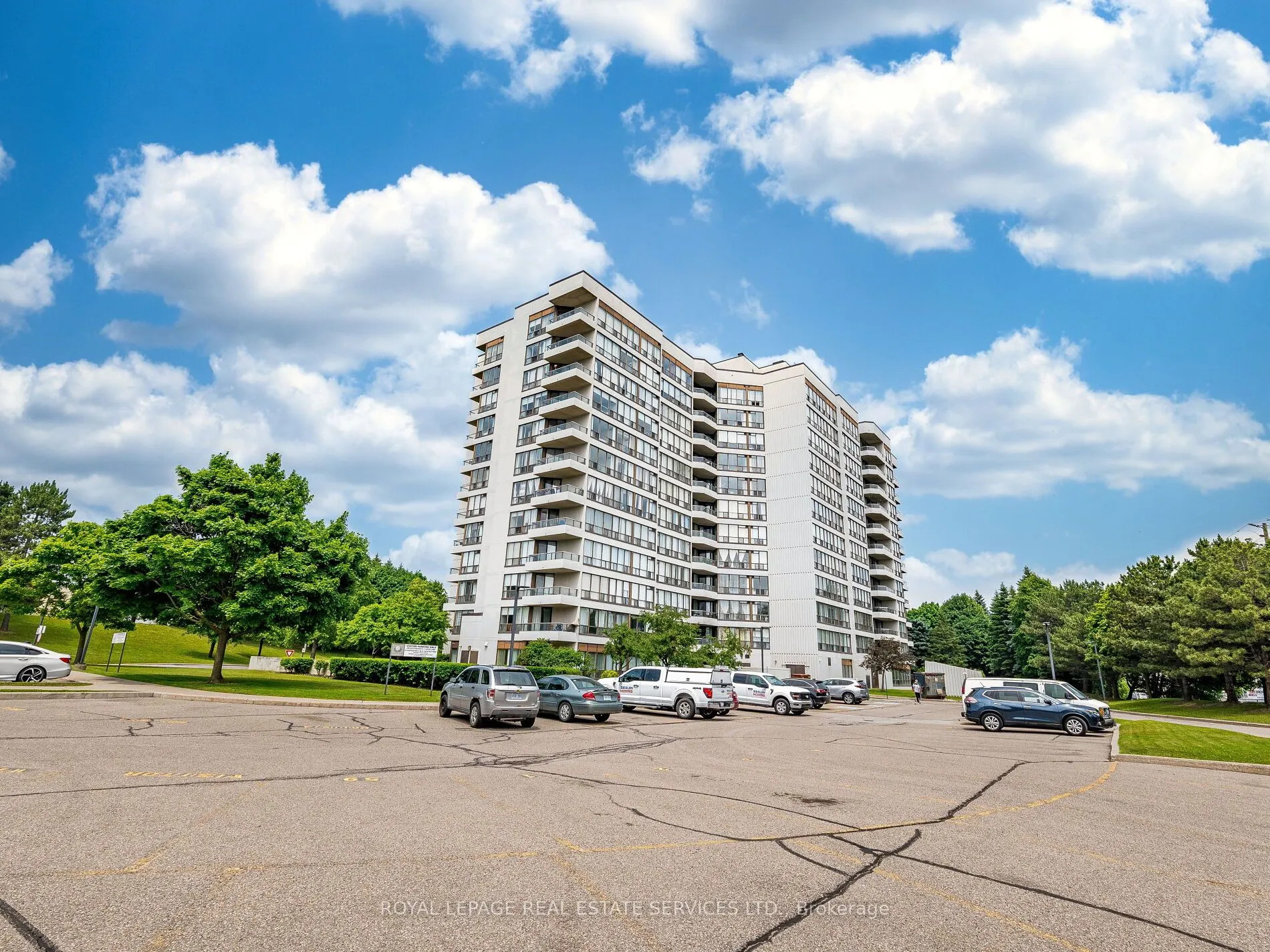12 Laurelcrest Street, #908