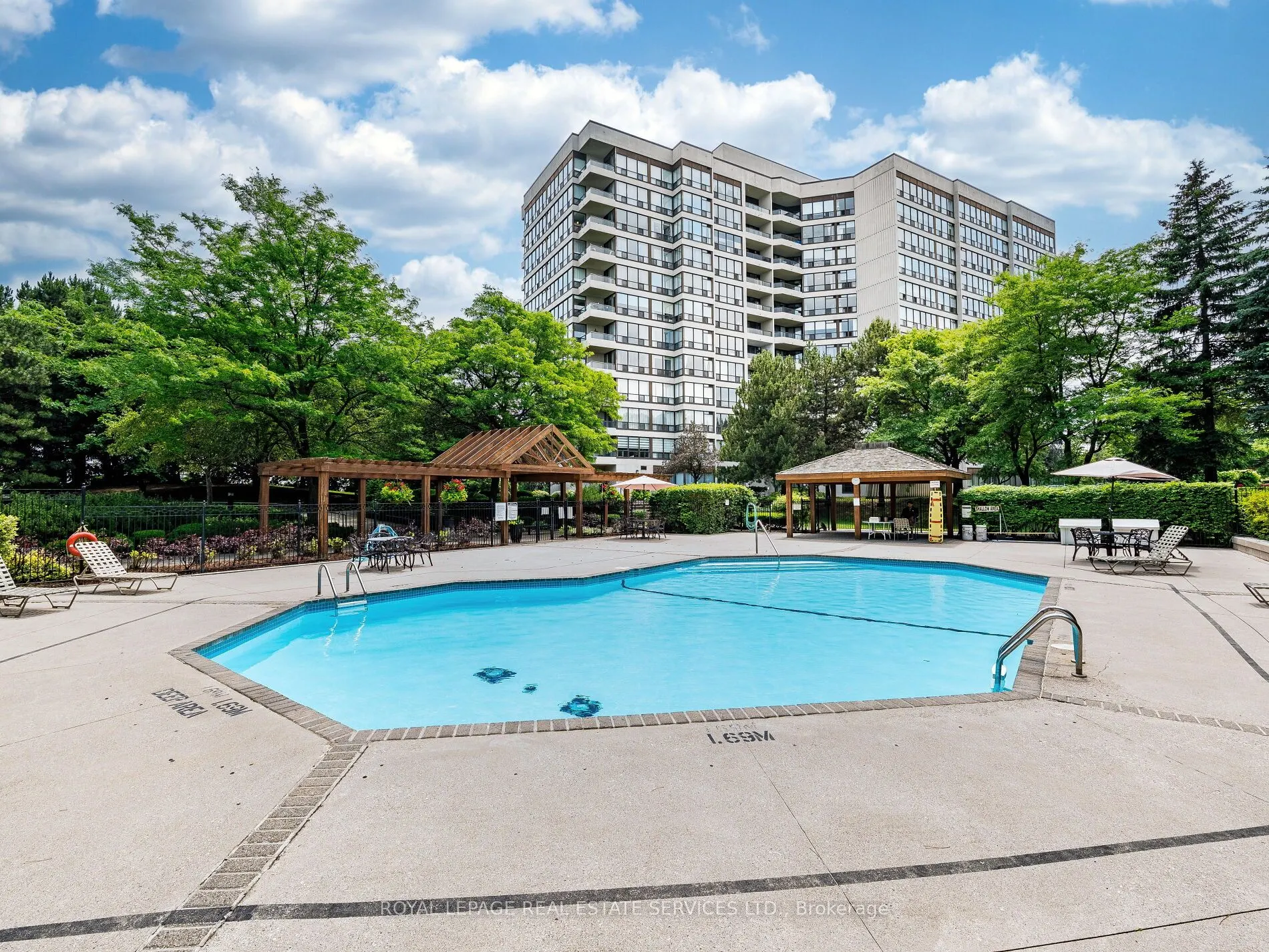 12 Laurelcrest Street, #908