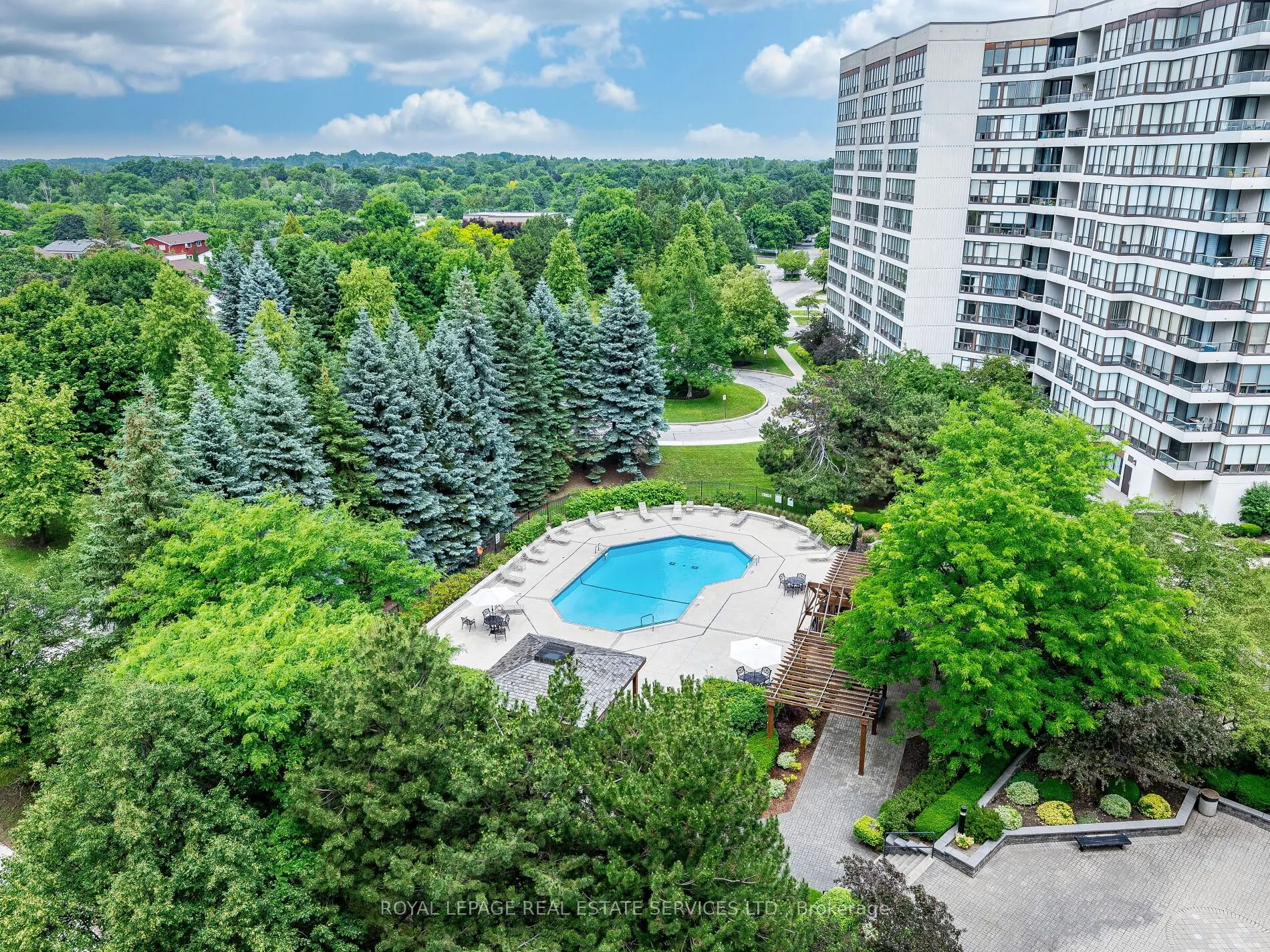 12 Laurelcrest Street, #908