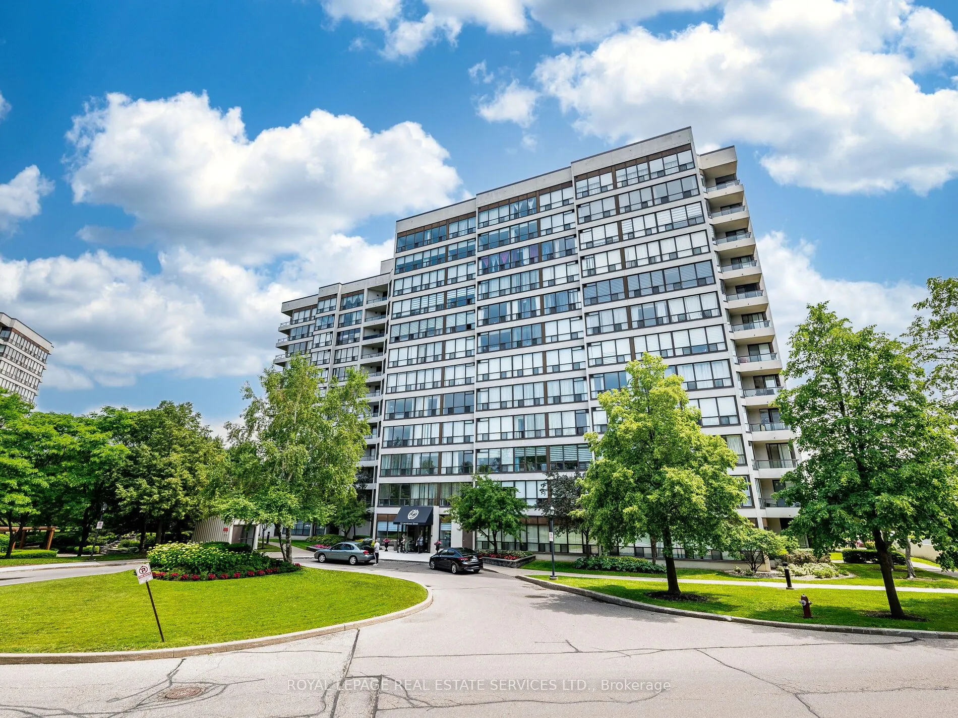 12 Laurelcrest Street, #908