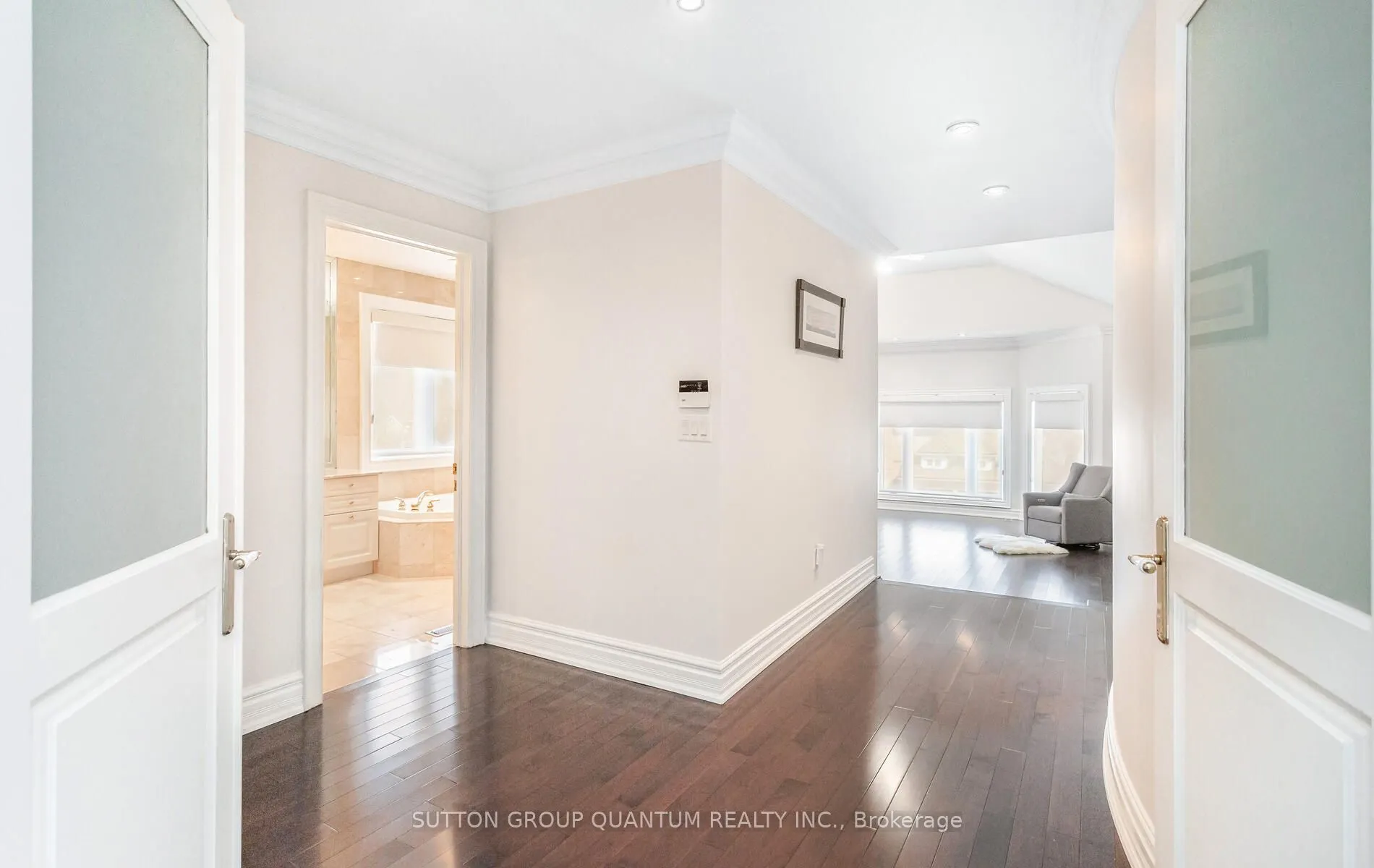 3868 O'Neil Gate
