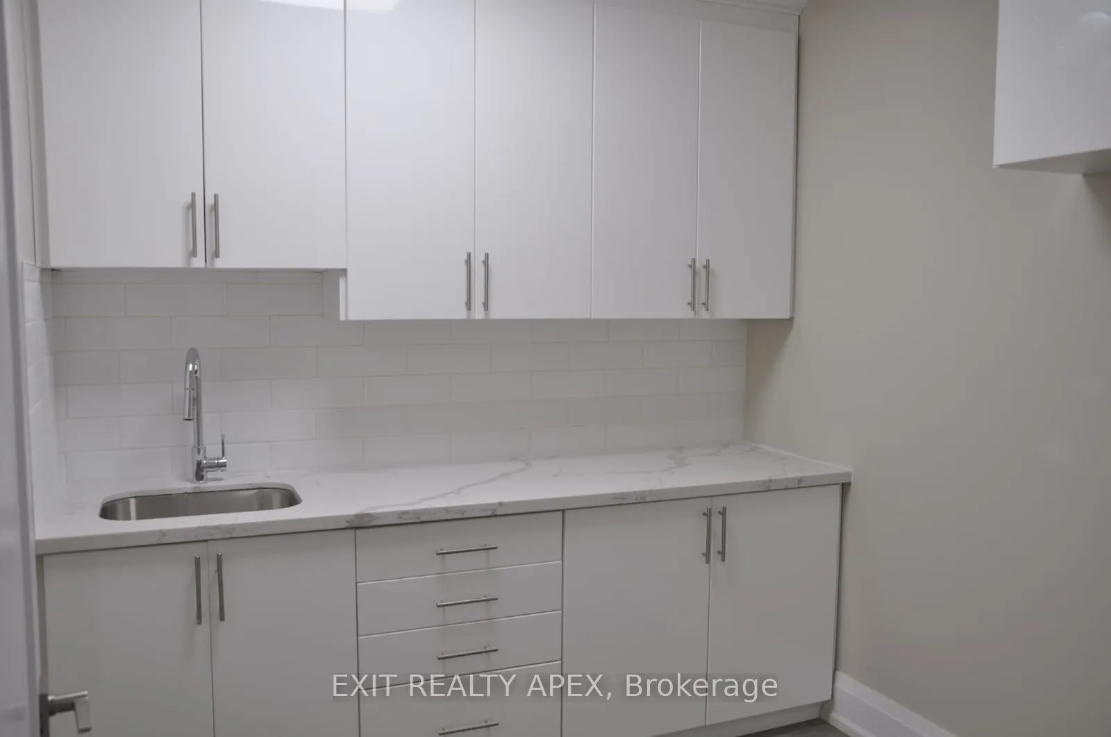 1185 Queensway E, #9A