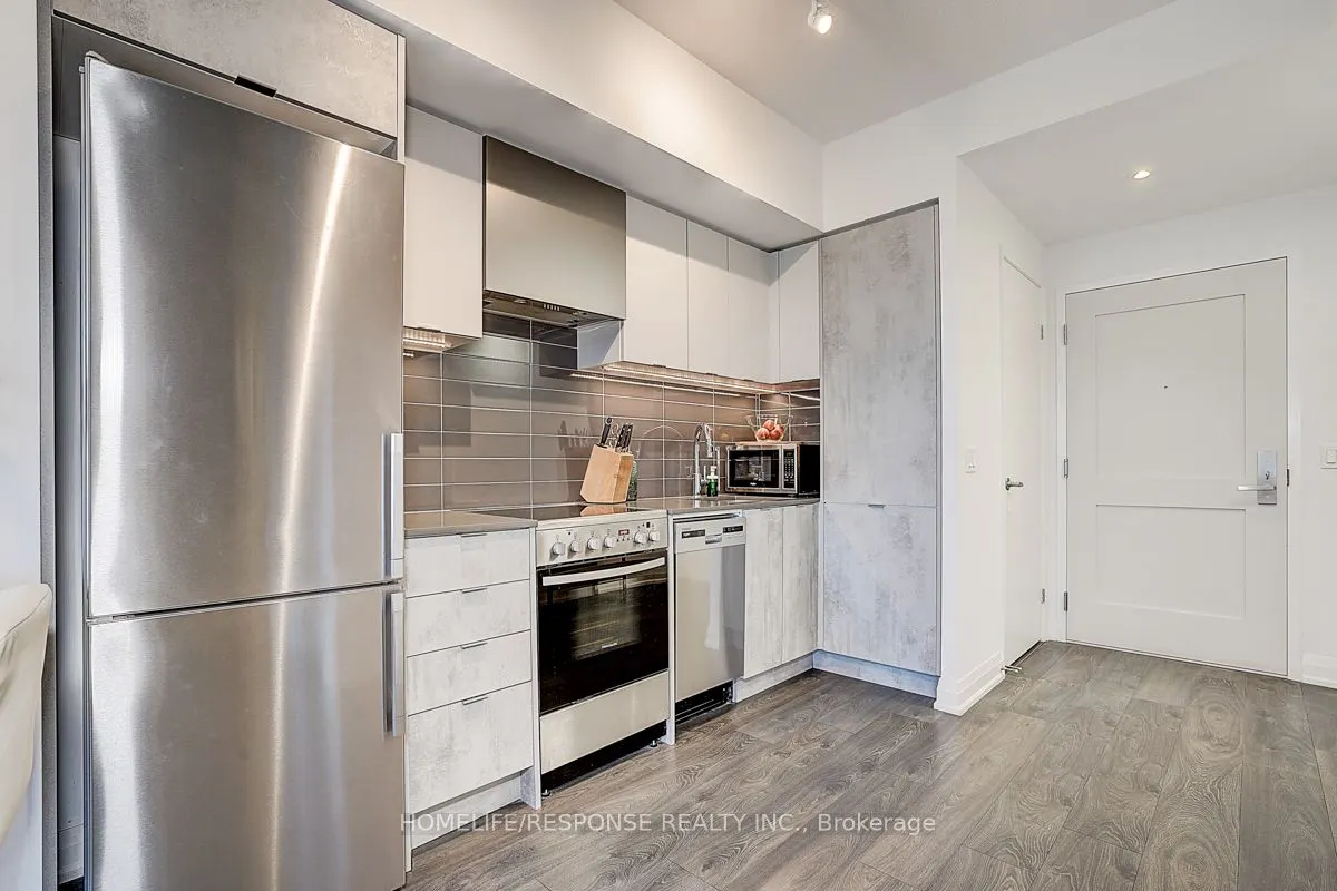 26 GIBBS Road, #729