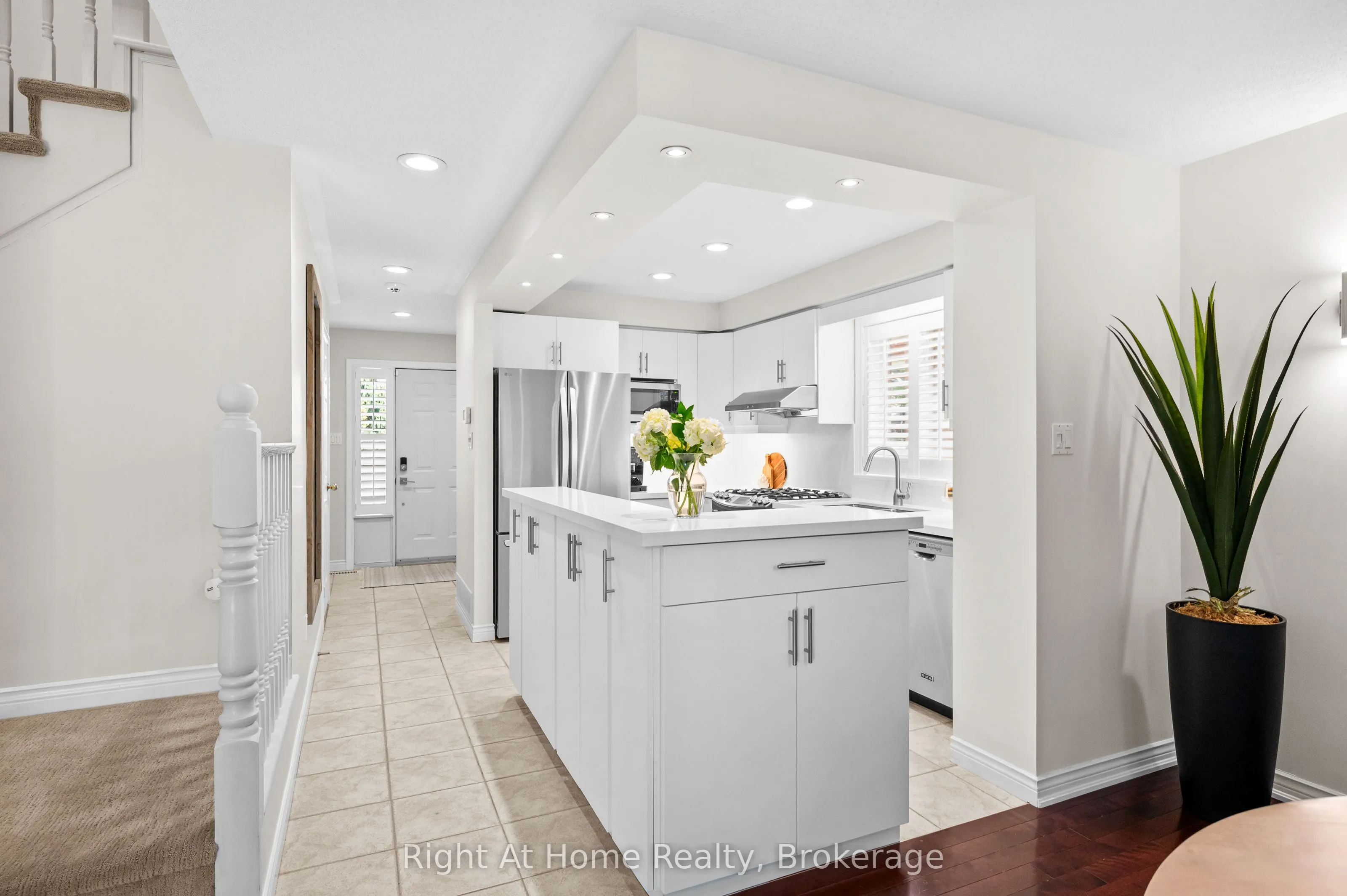 2032 Grovetree Lane