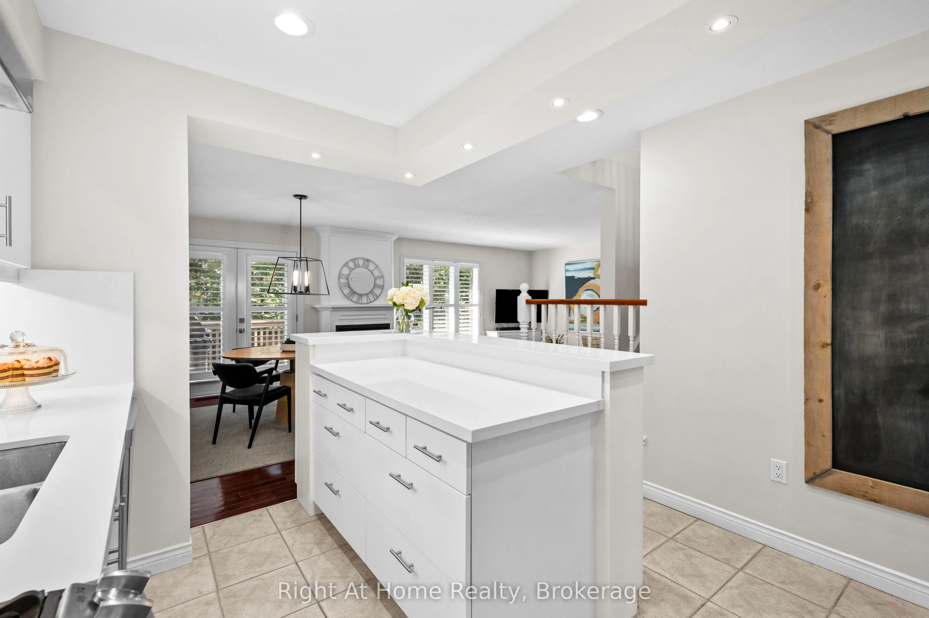 2032 Grovetree Lane