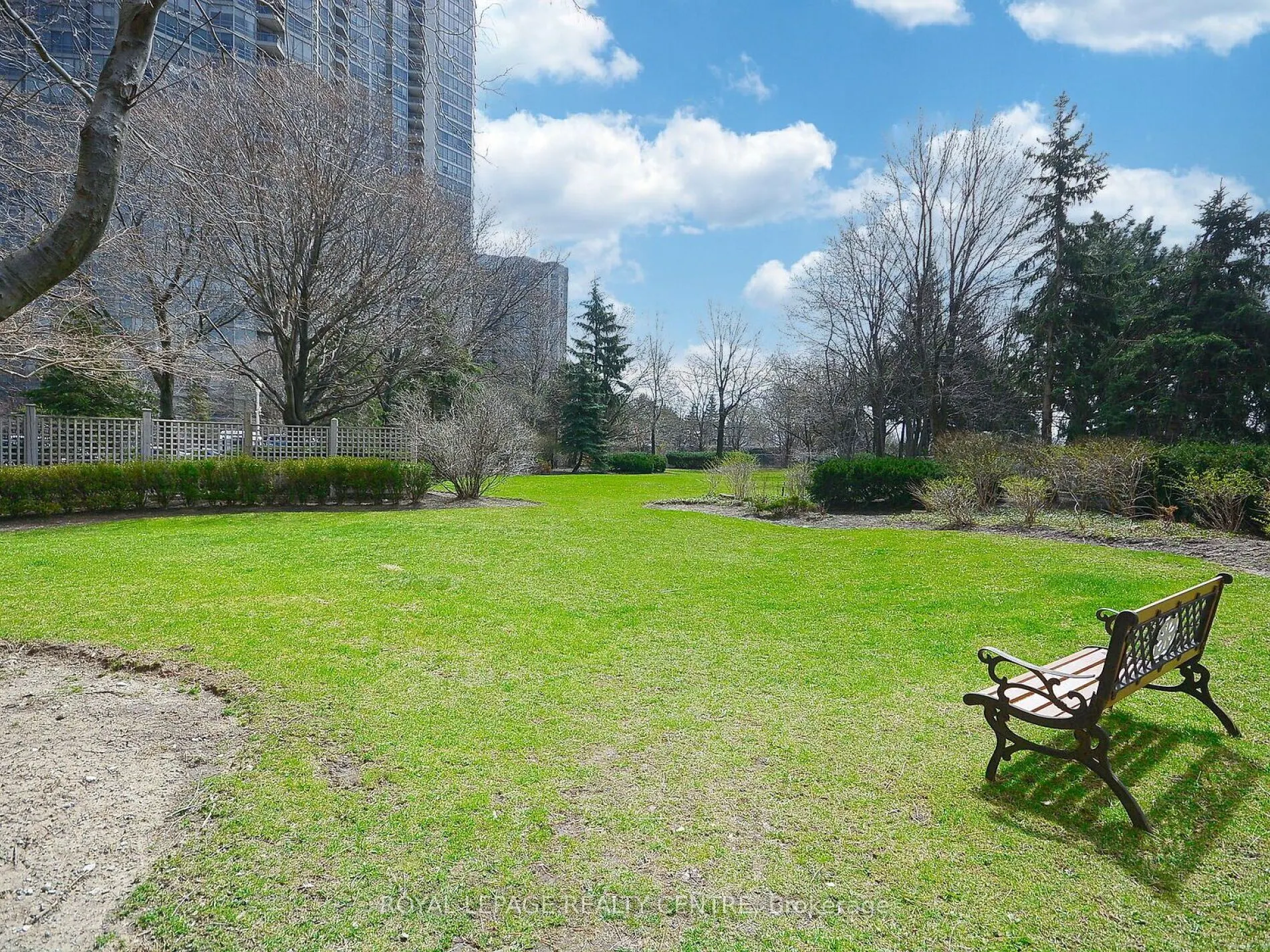 50 Eglinton Avenue W, #601