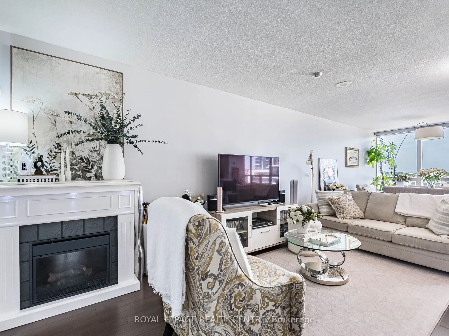 50 Eglinton Avenue W, #601