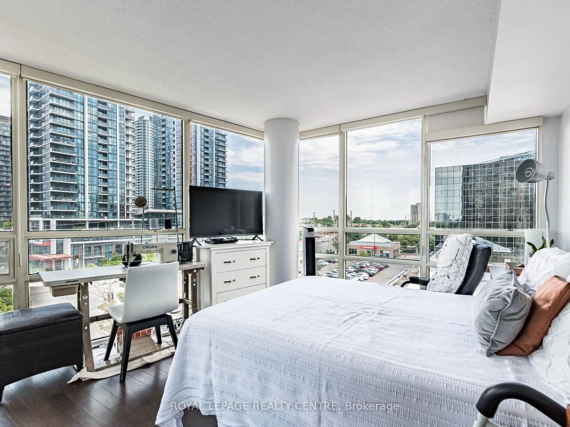 50 Eglinton Avenue W, #601