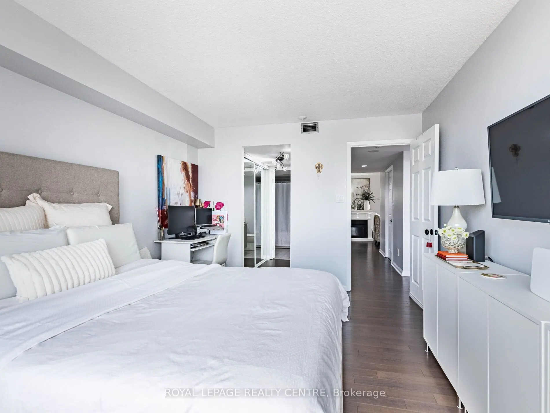 50 Eglinton Avenue W, #601
