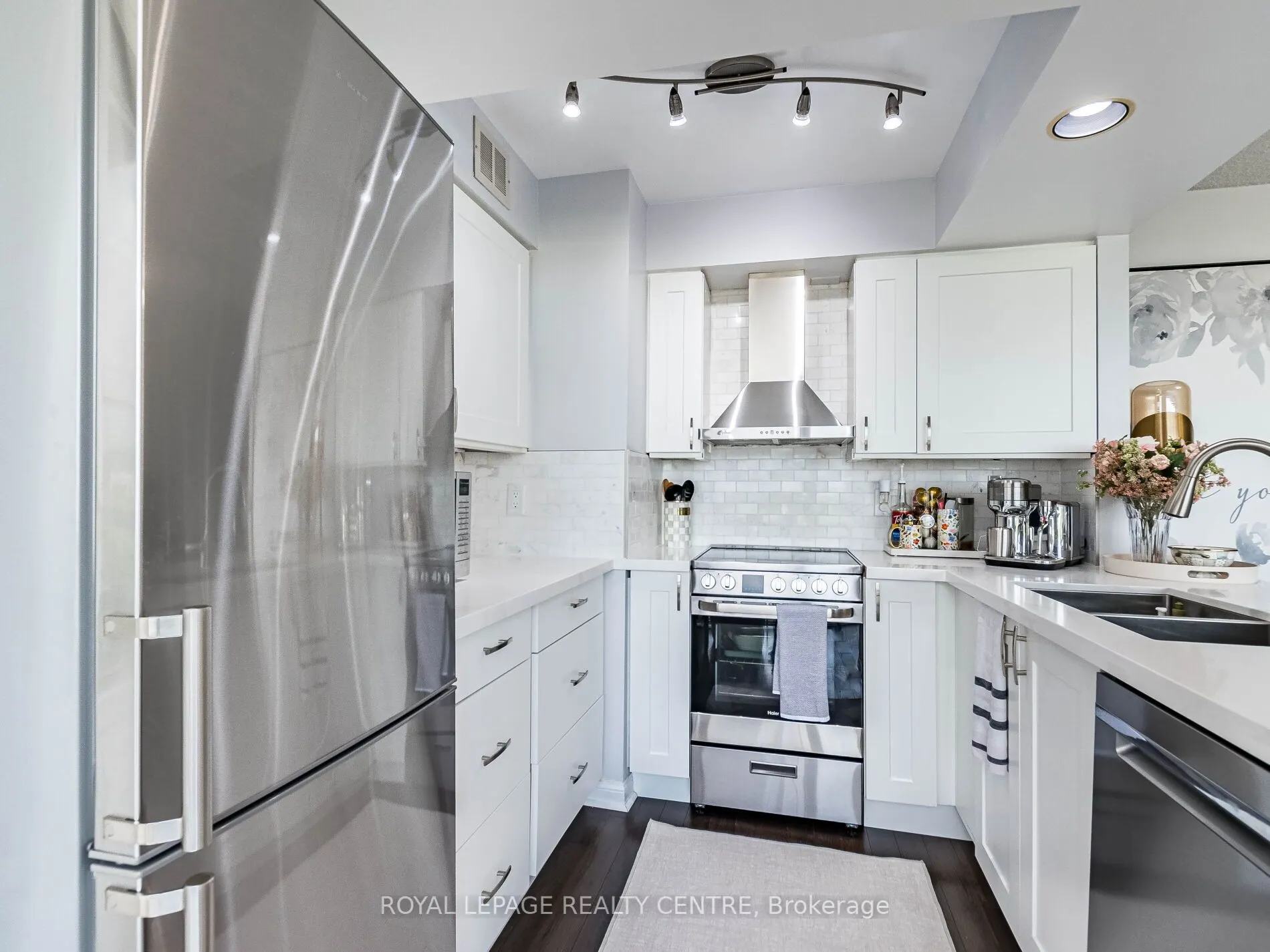 50 Eglinton Avenue W, #601