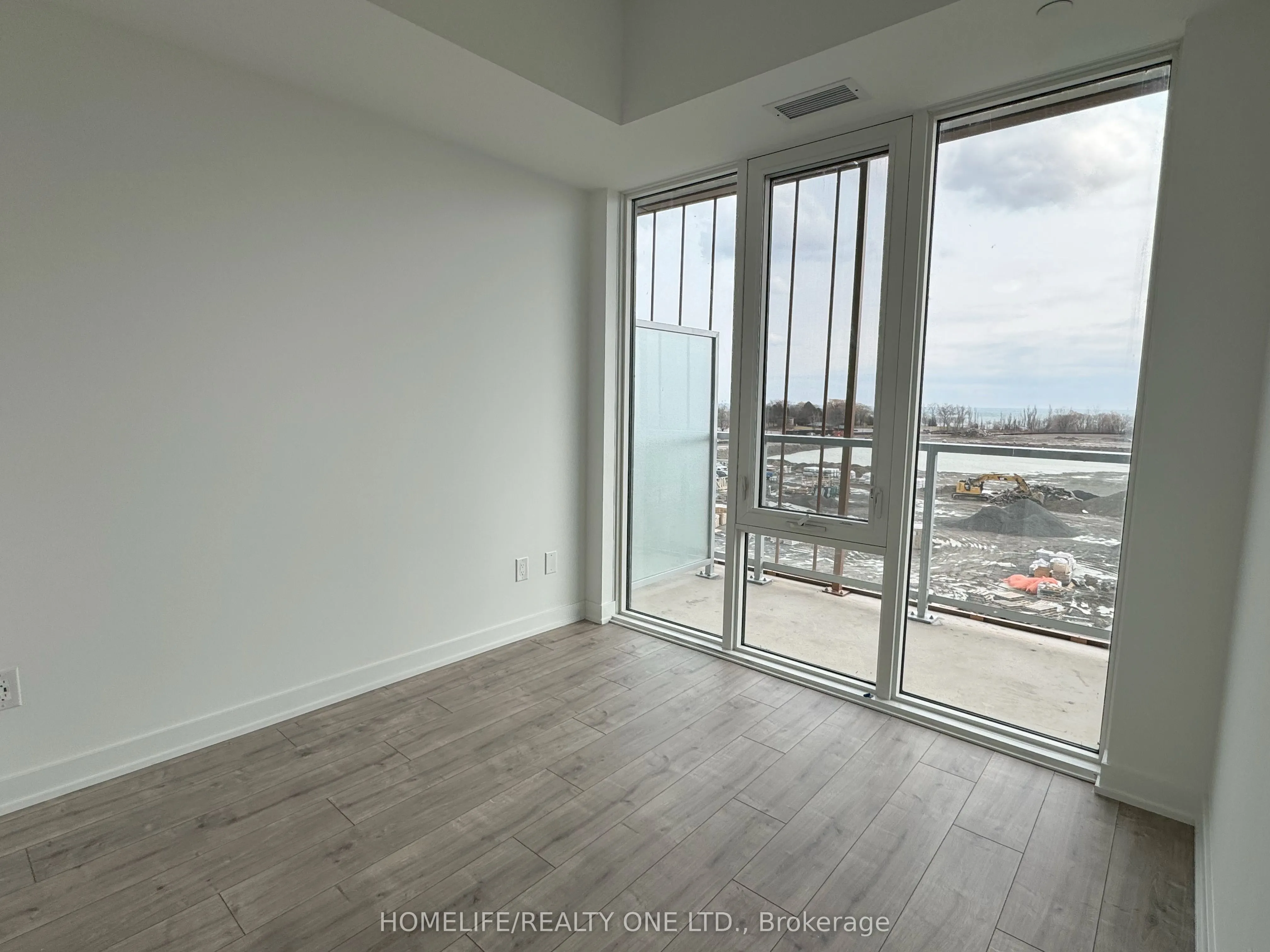 220 Missinnihe Way, #421