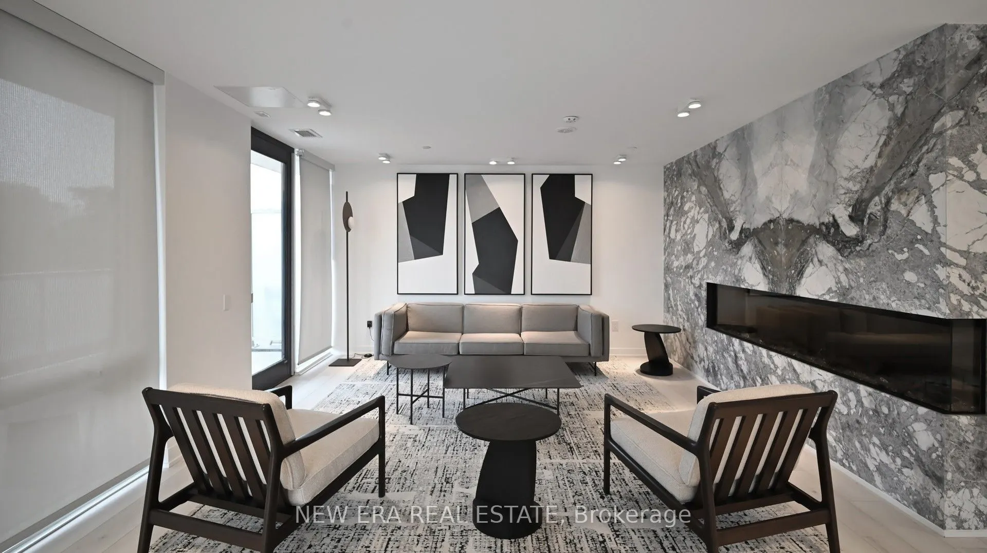 215 Lakeshore Road W, #521