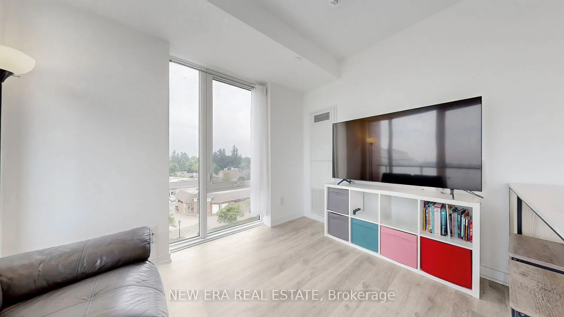 215 Lakeshore Road W, #521