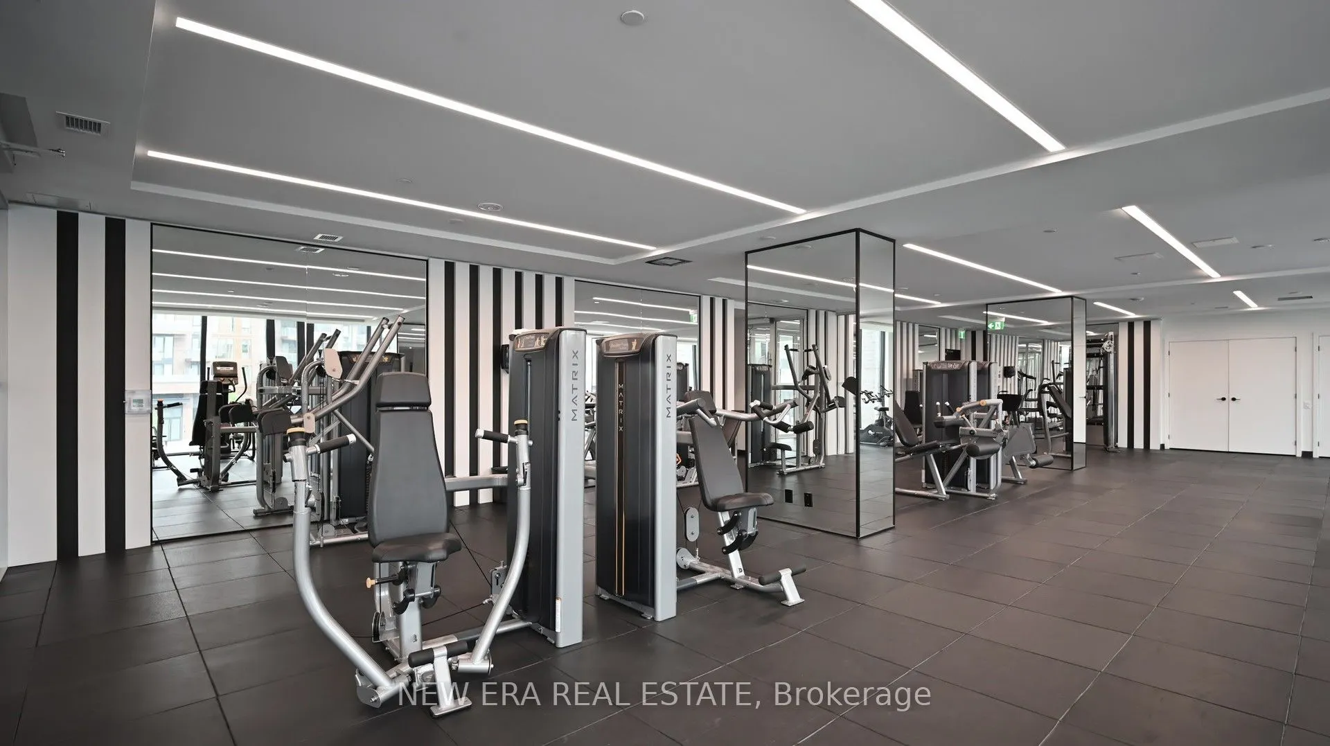 215 Lakeshore Road W, #521