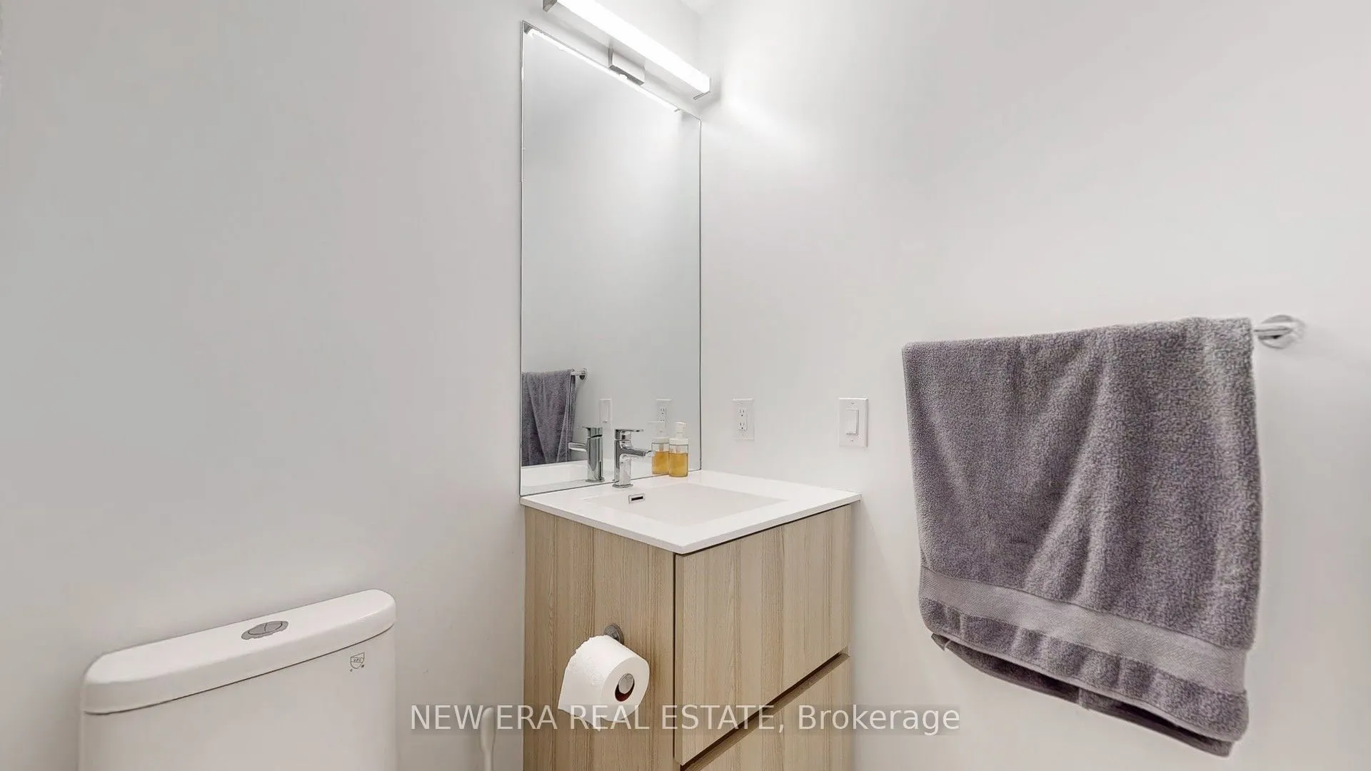 215 Lakeshore Road W, #521
