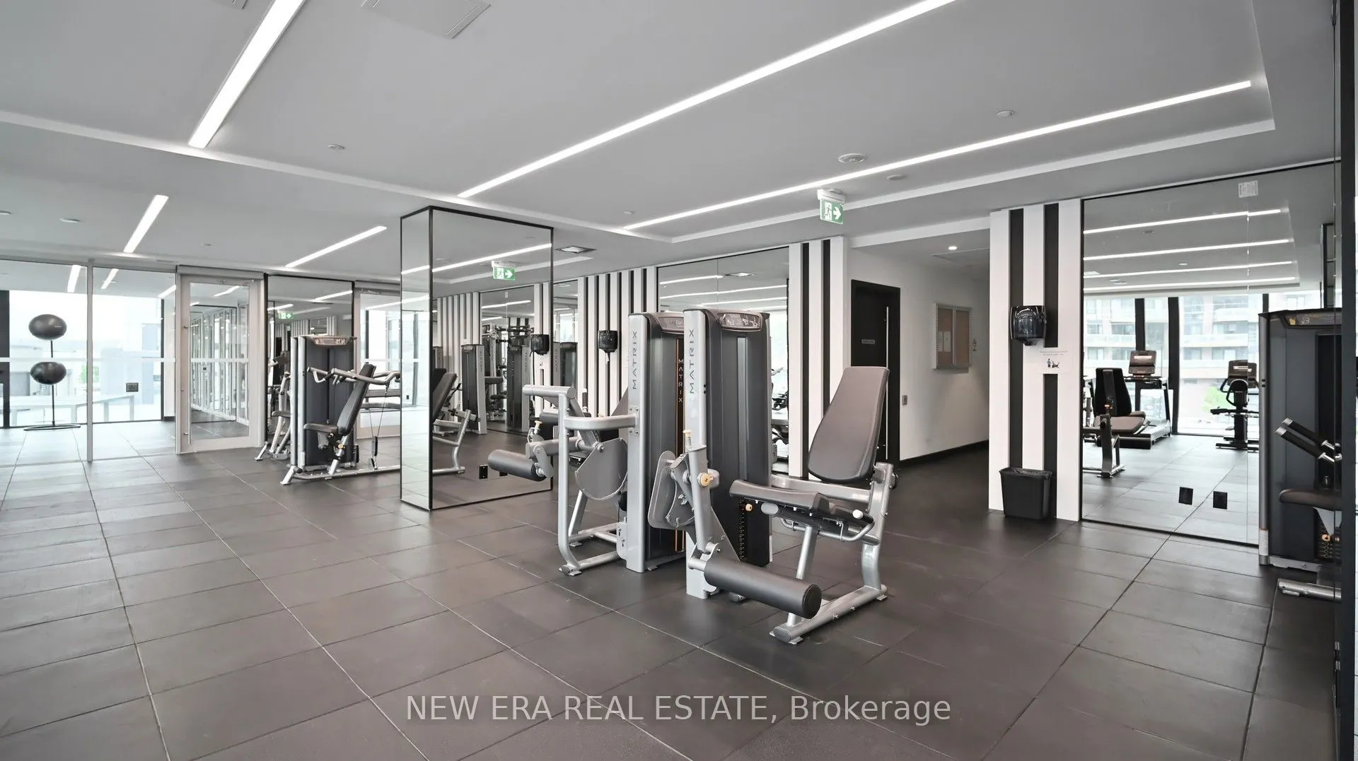 215 Lakeshore Road W, #521