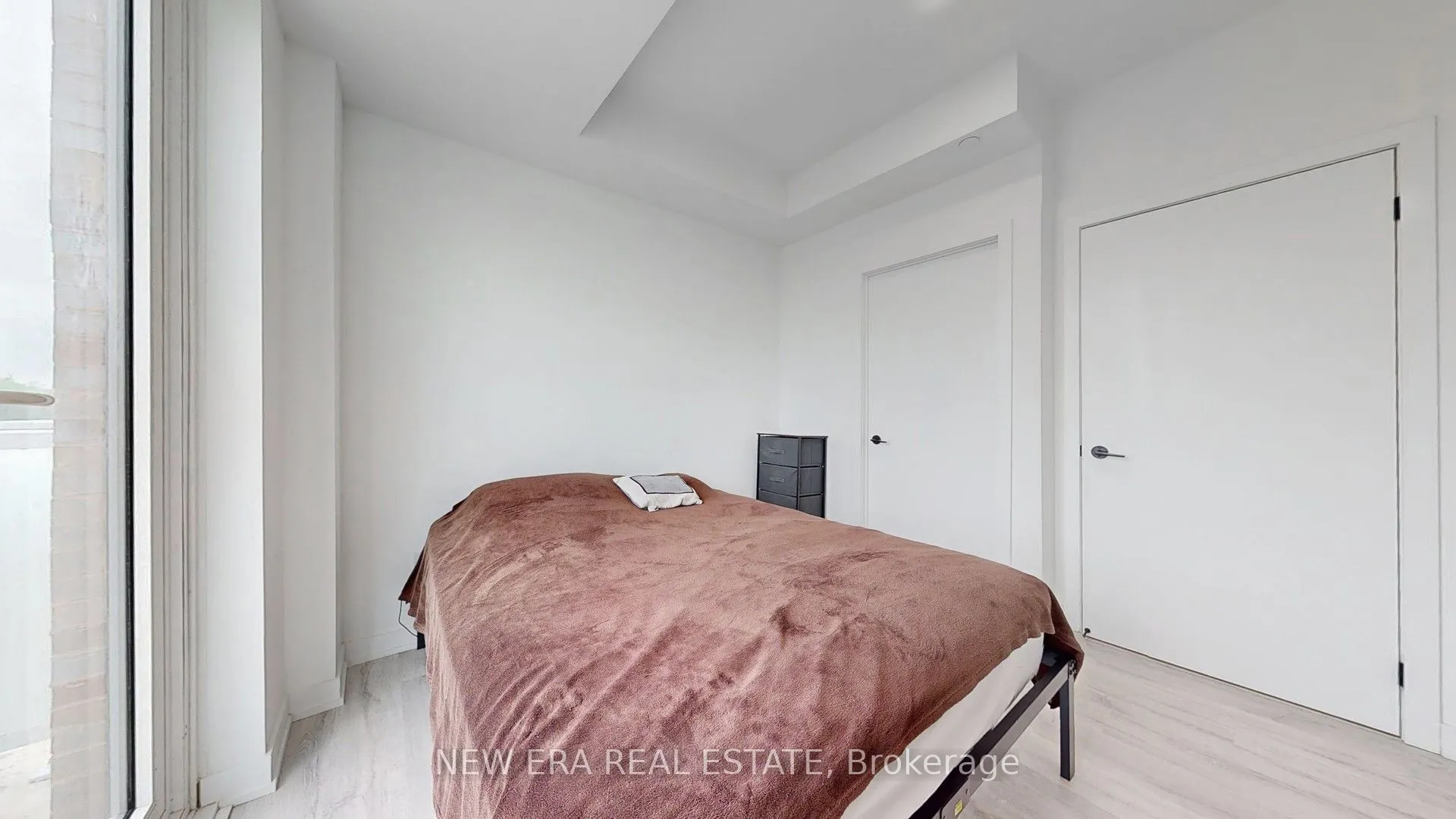 215 Lakeshore Road W, #521
