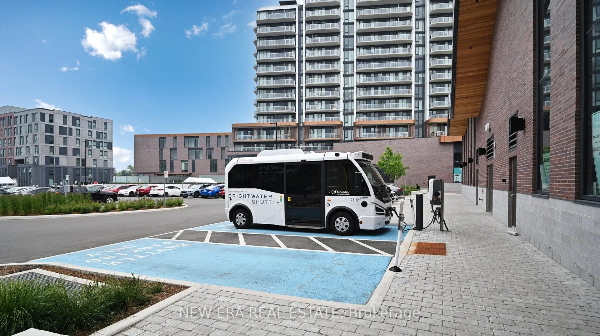 215 Lakeshore Road W, #521