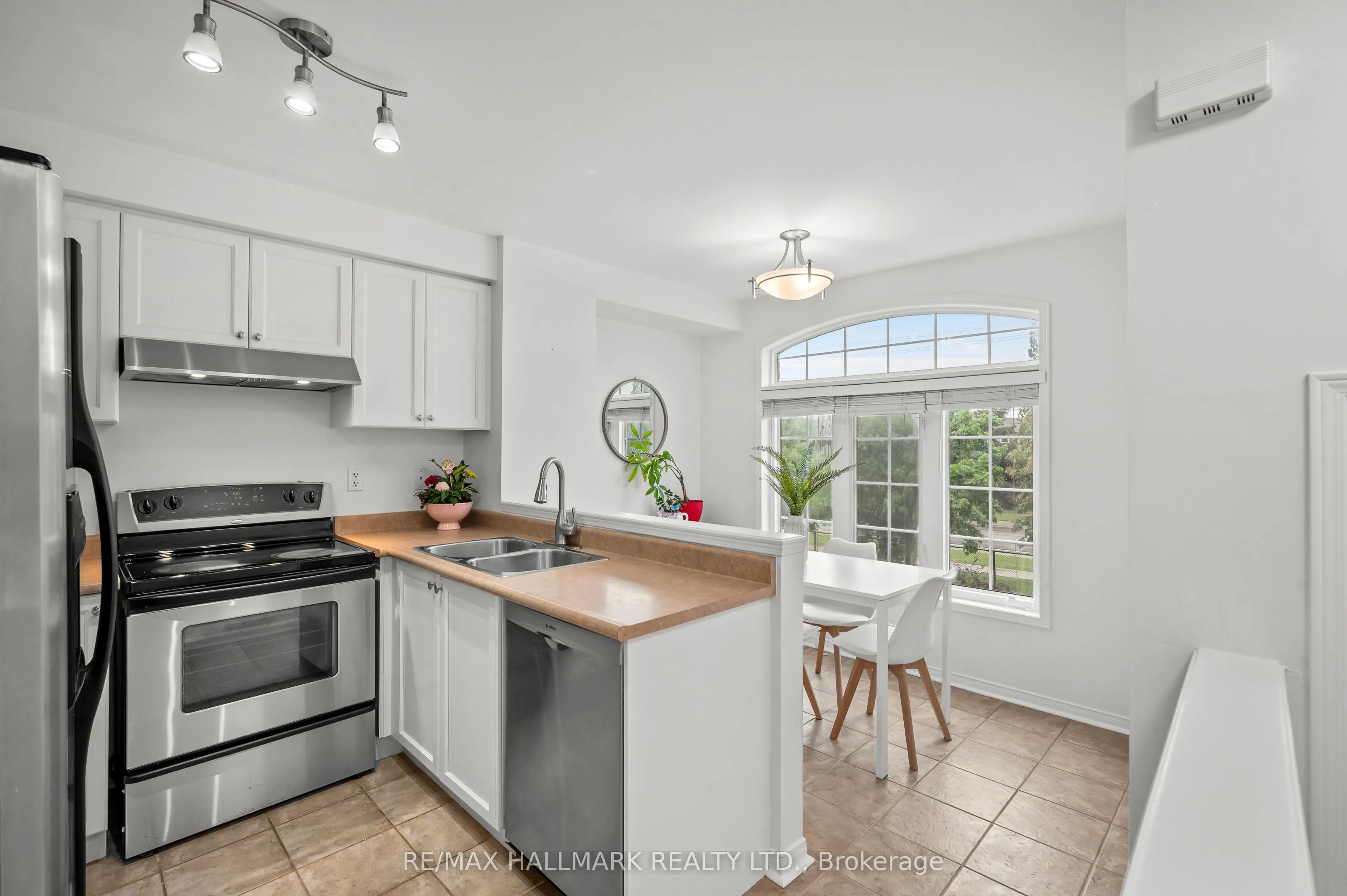 3301 Redpath Circle