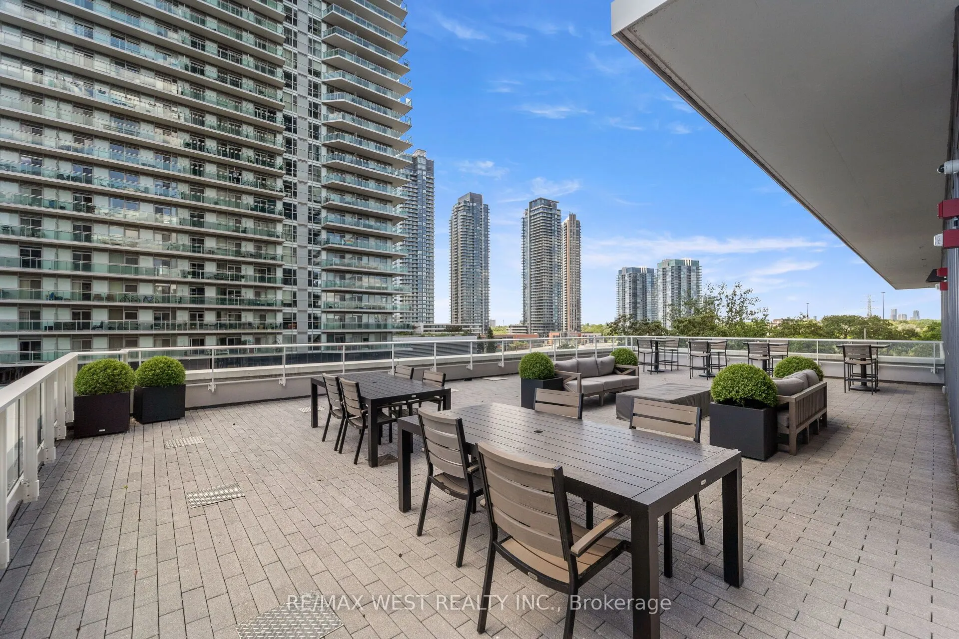 70 Annie Craig Drive, #2705