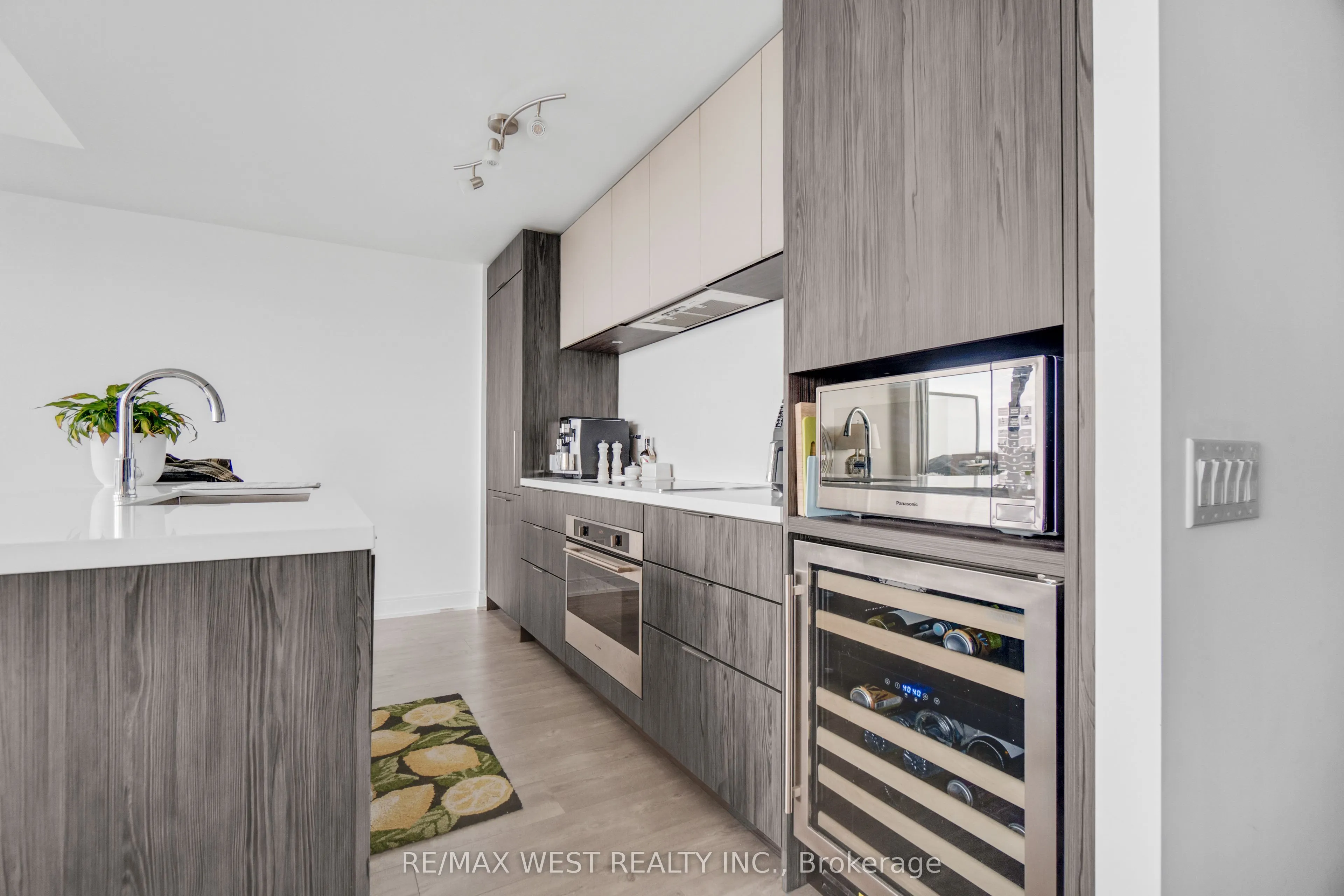 70 Annie Craig Drive, #2705