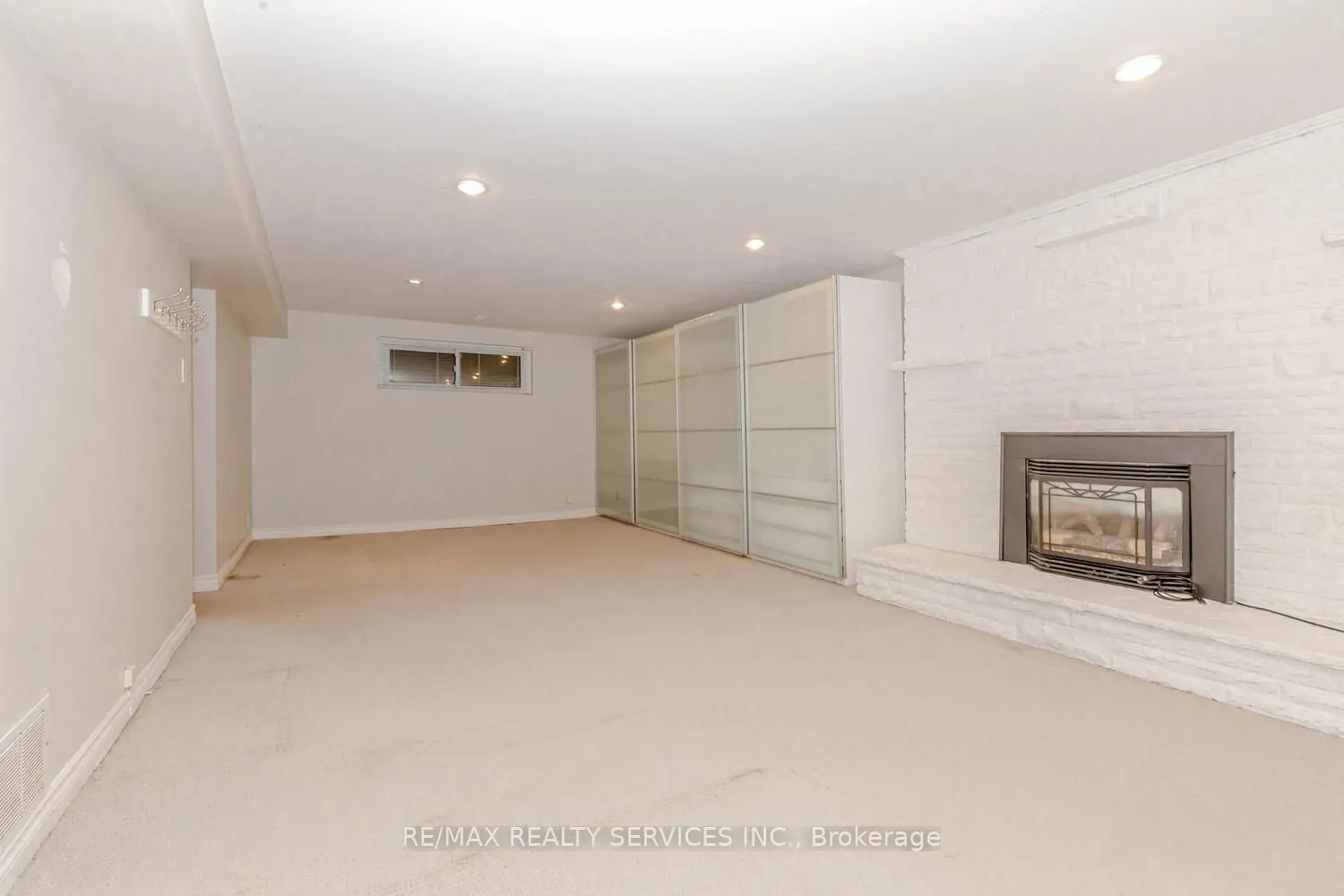 1259 Twin Oaks Dell Drive