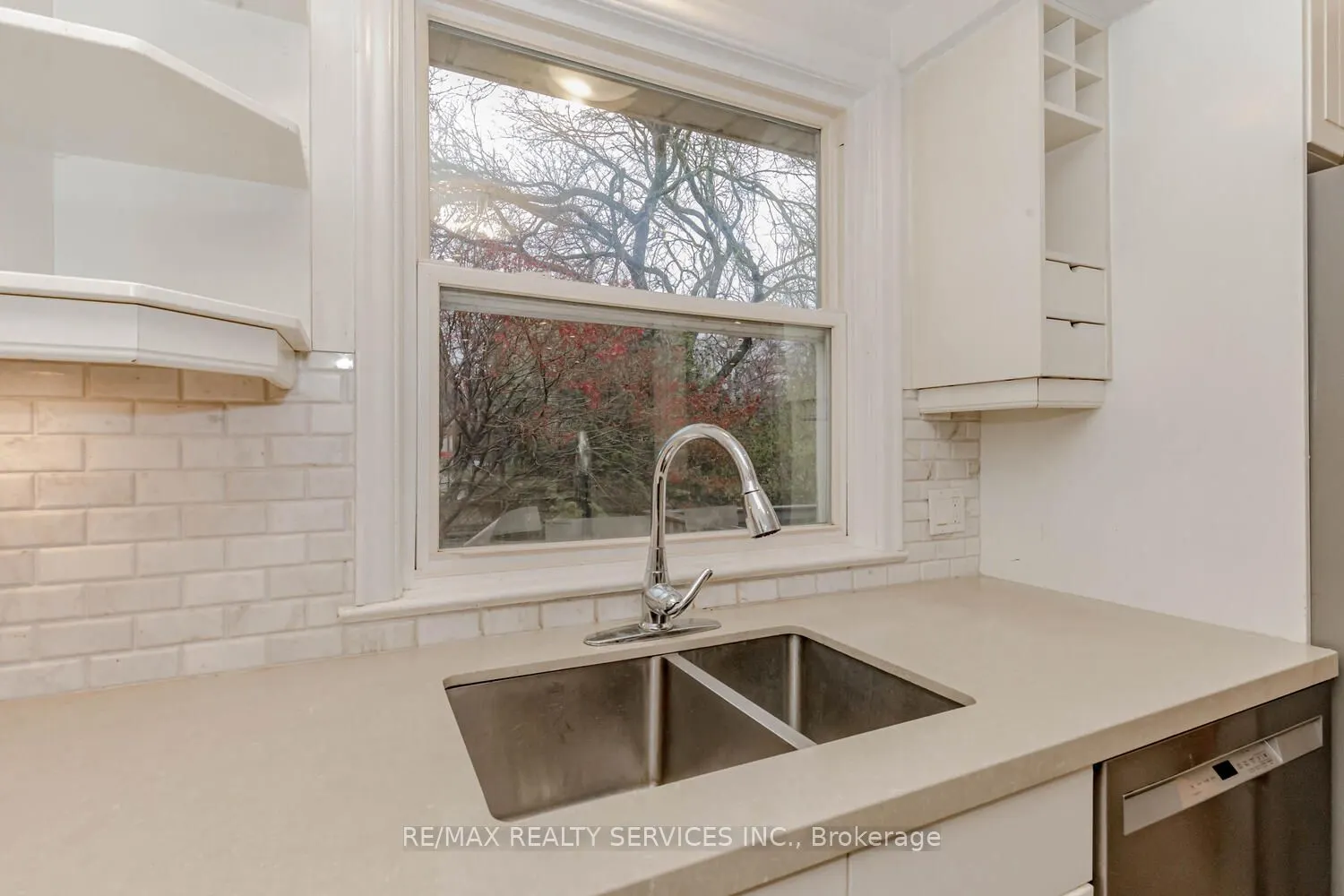 1259 Twin Oaks Dell Drive