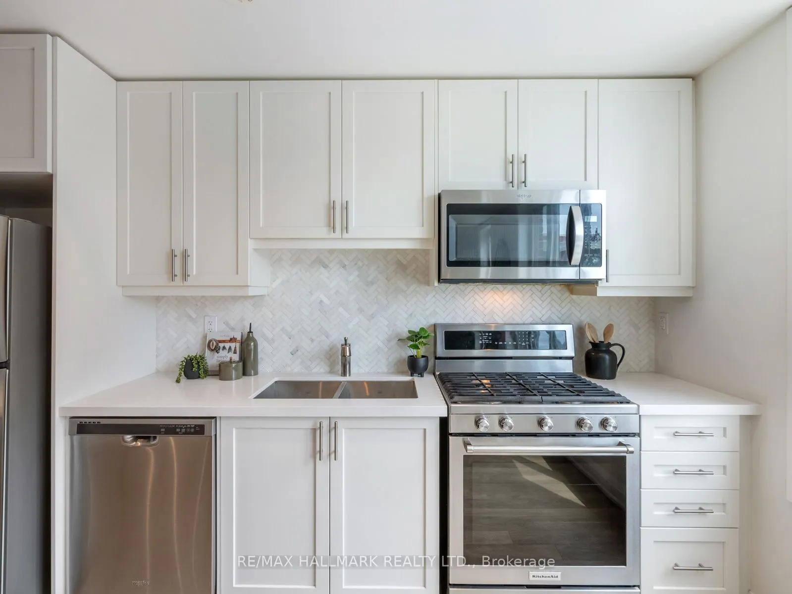 85 Eastwood Park Gardens, #3