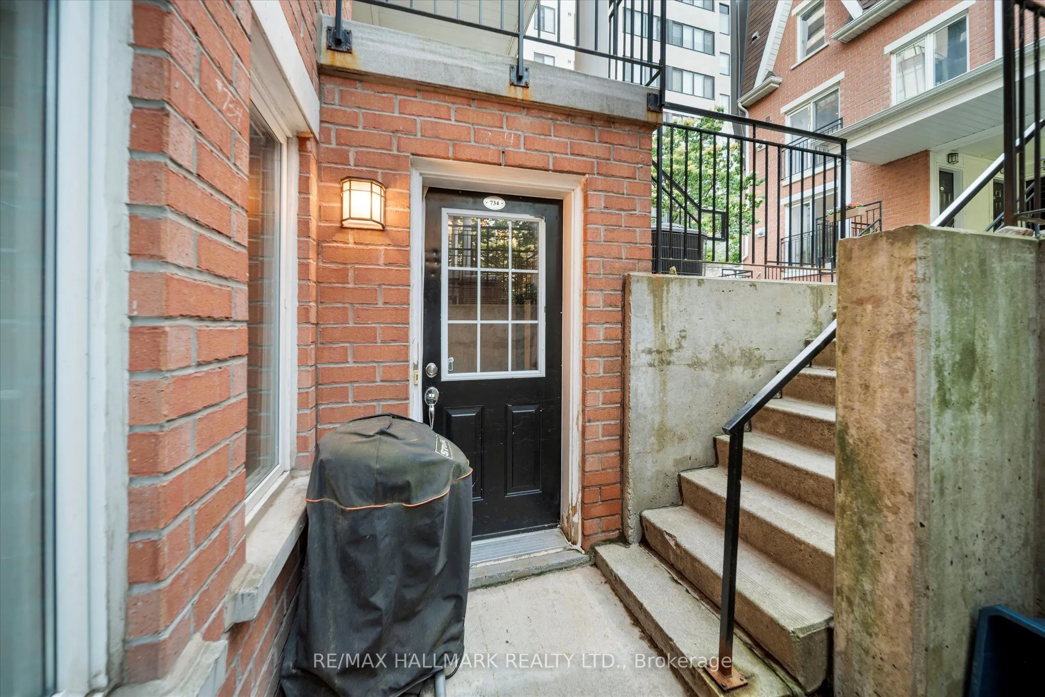 10 Laidlaw Street, #734