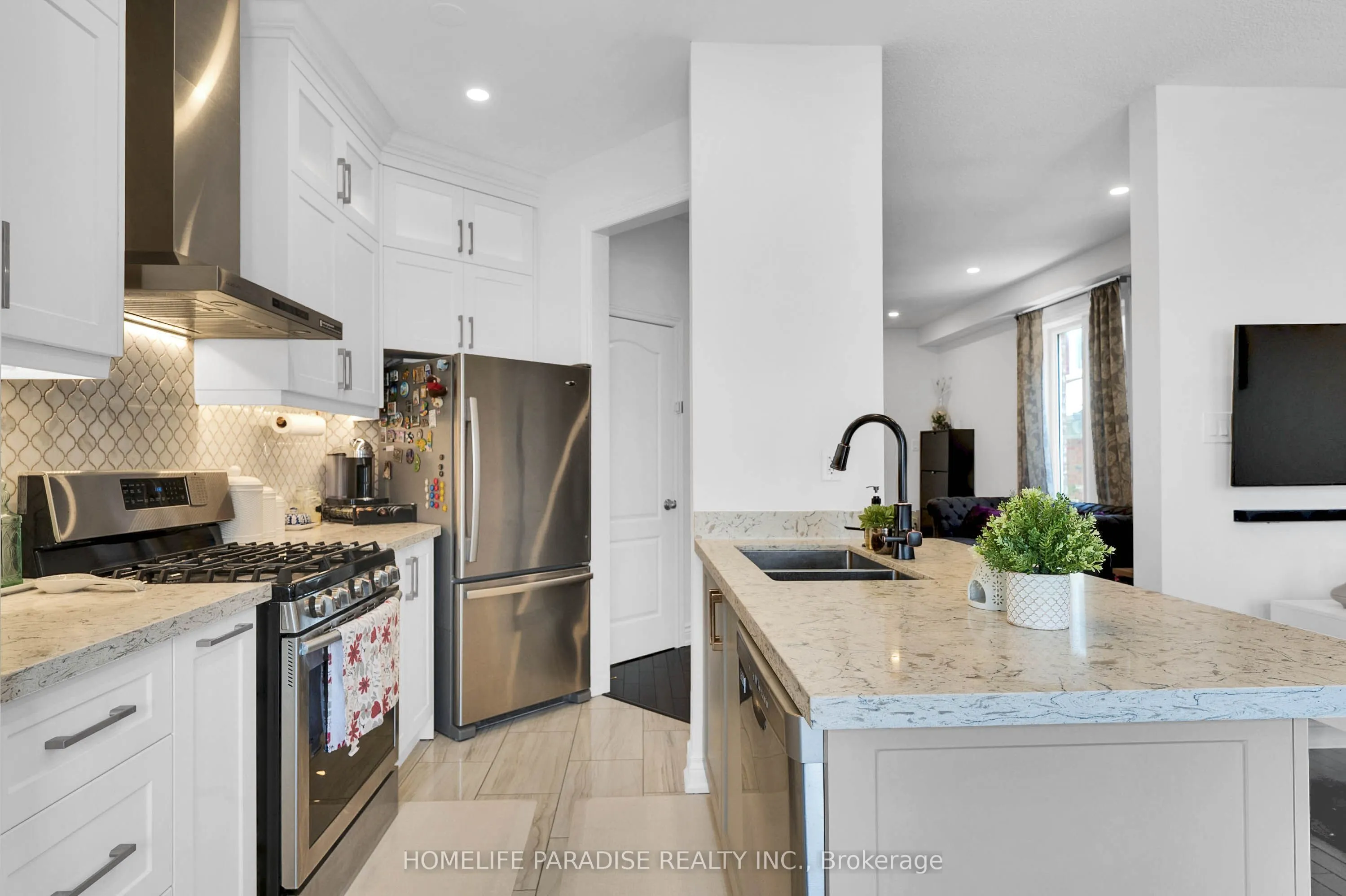 33 Silent Pond Crescent