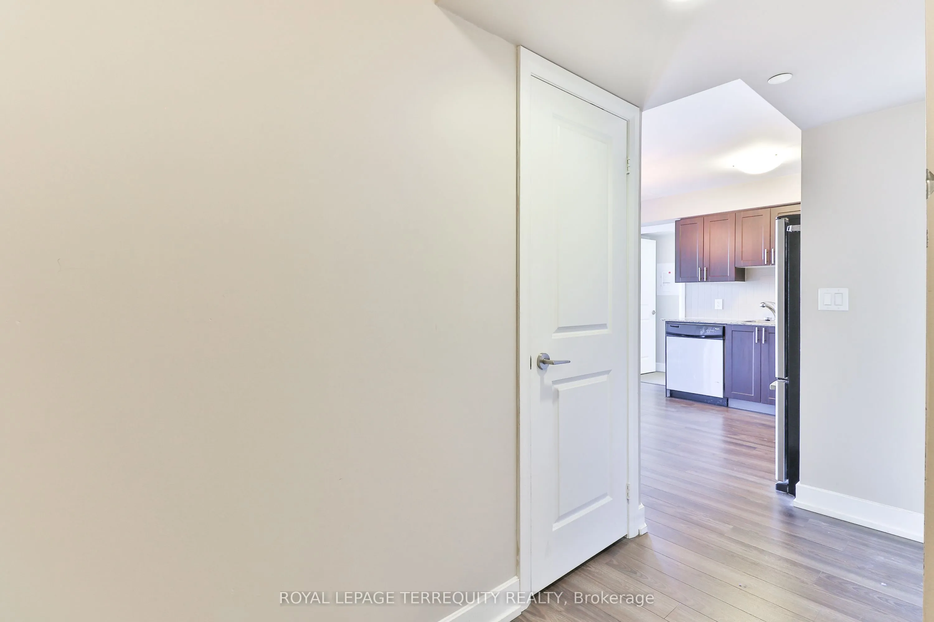 2 Eva Road, #424