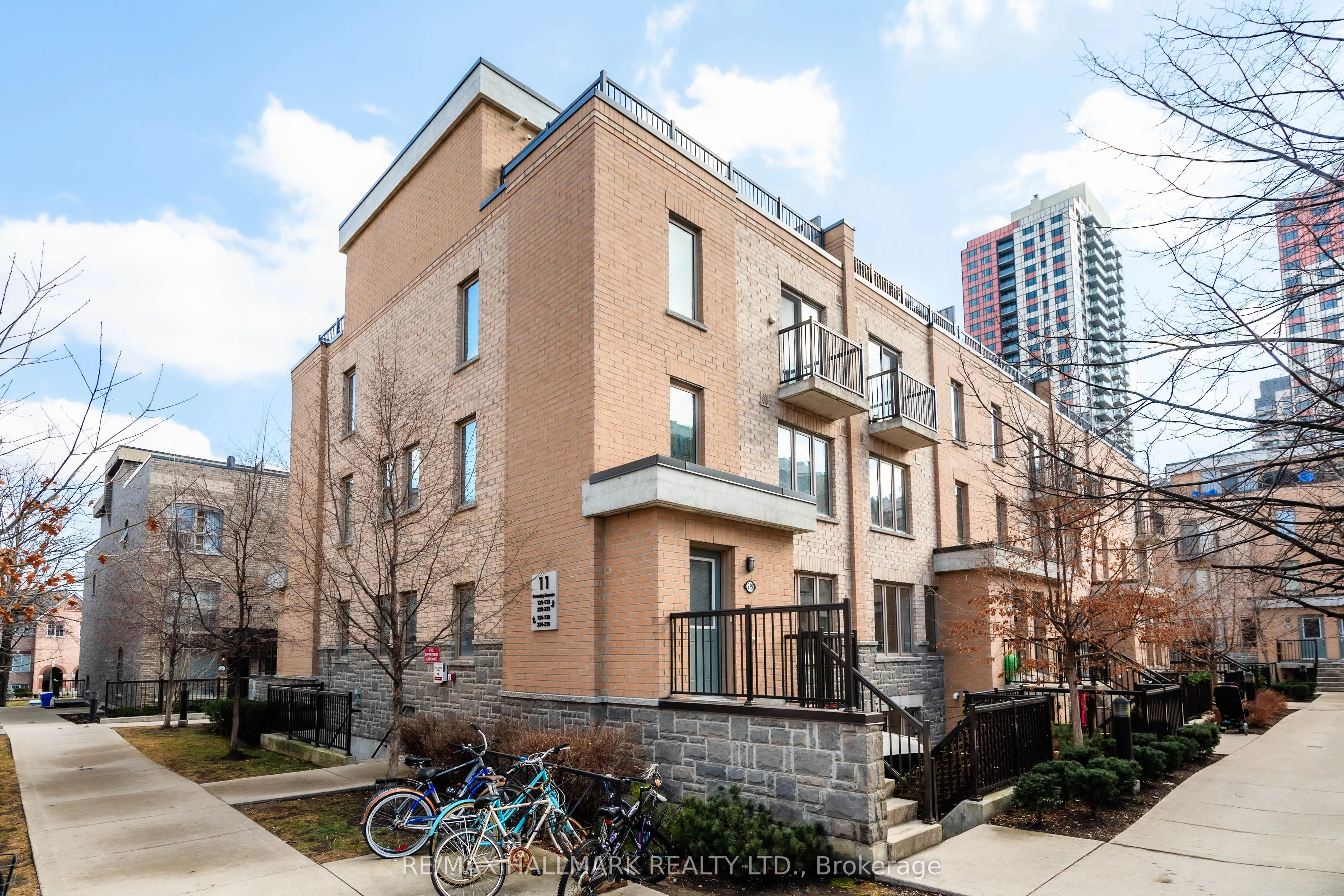 11 Foundry Avenue, #129