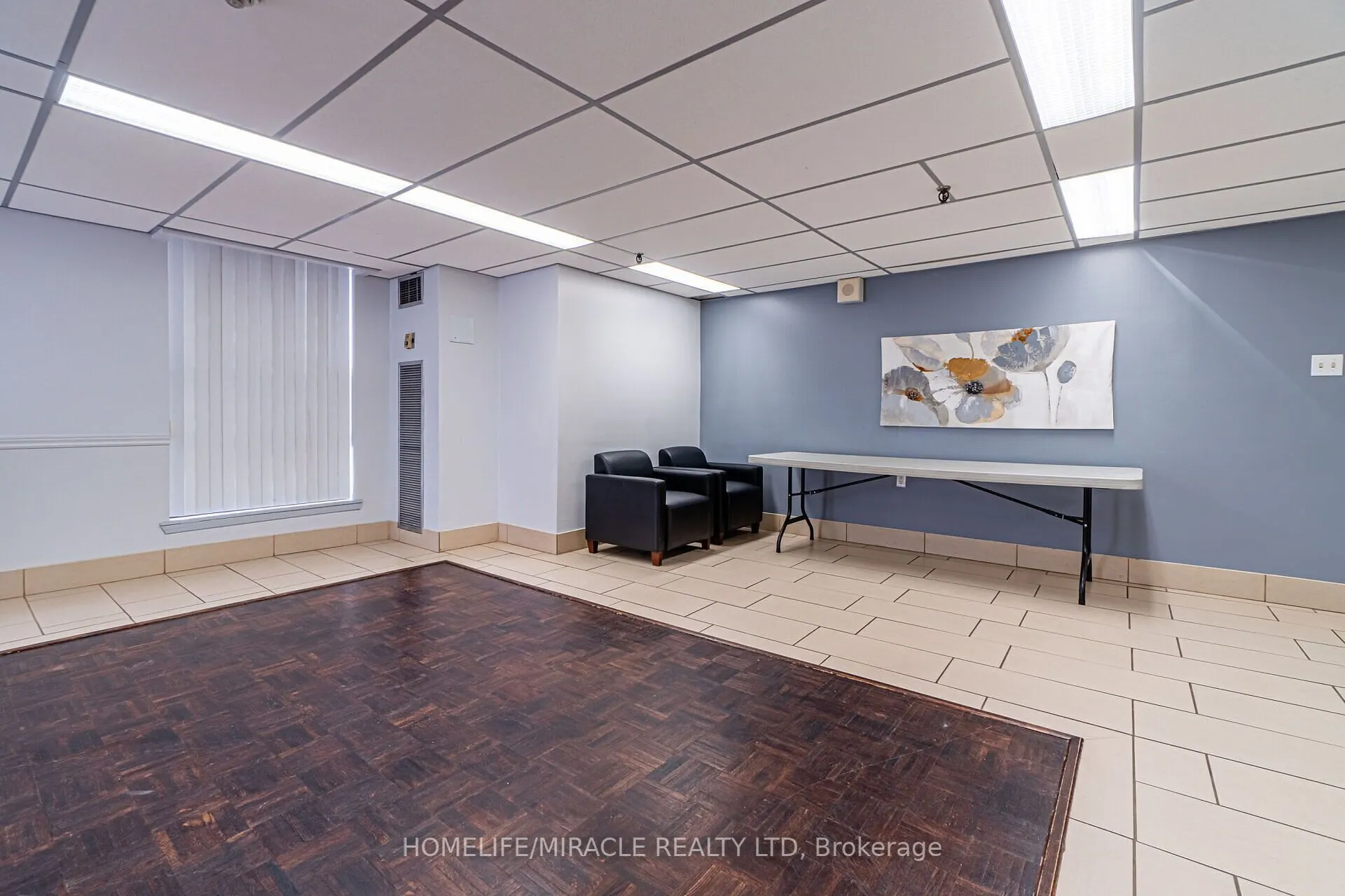 18 Knightsbridge Road, #206