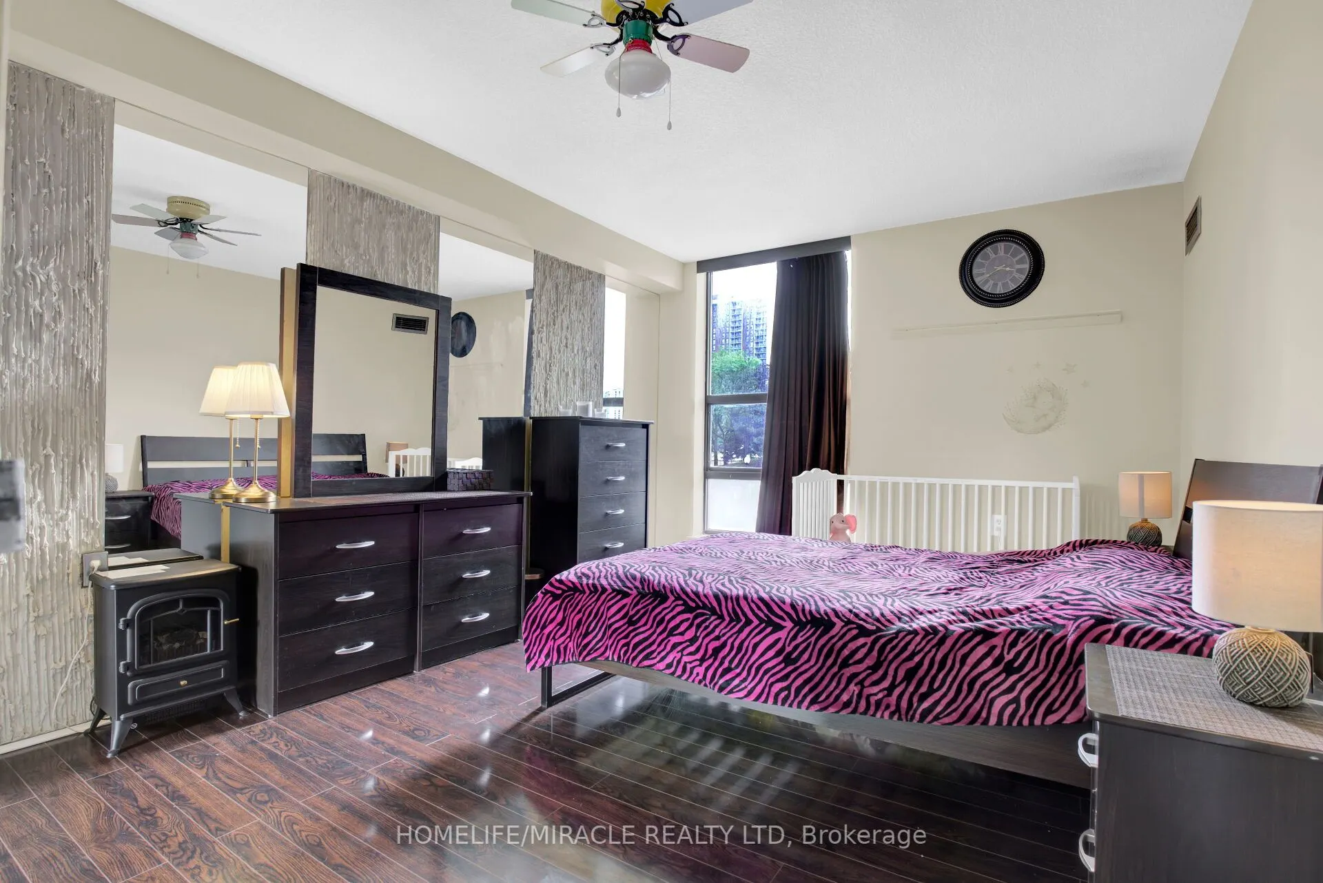 18 Knightsbridge Road, #206