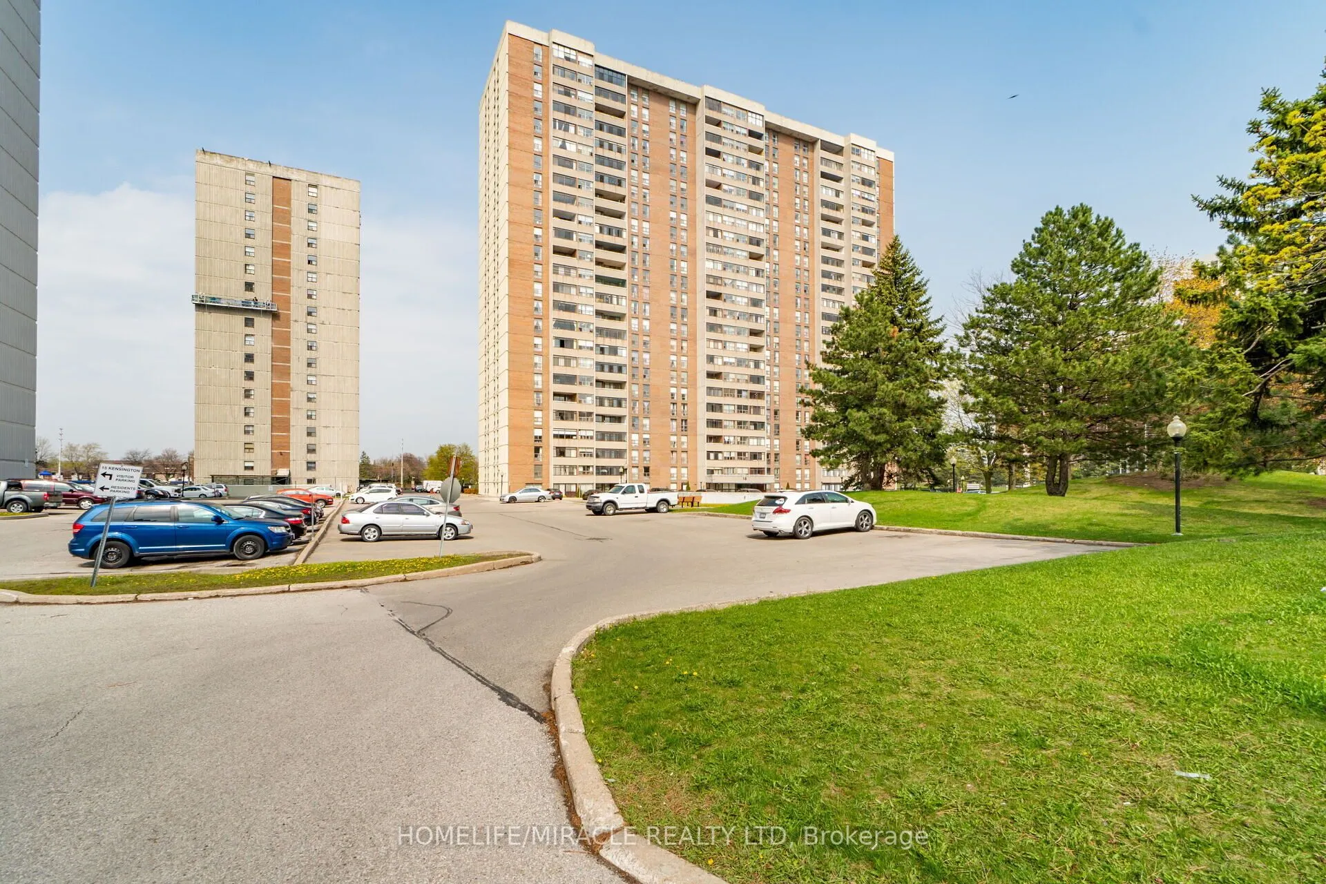 18 Knightsbridge Road, #206