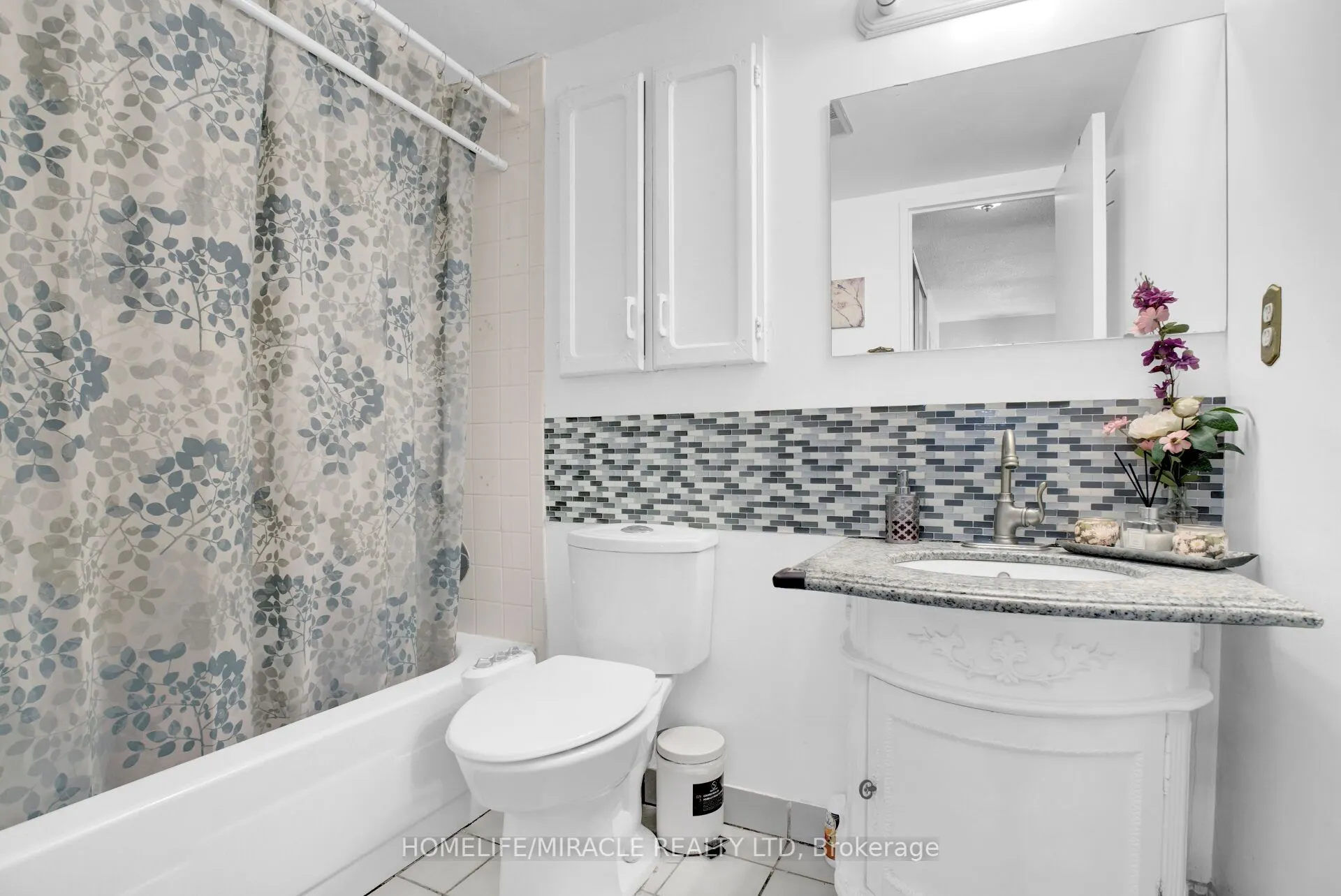 18 Knightsbridge Road, #206
