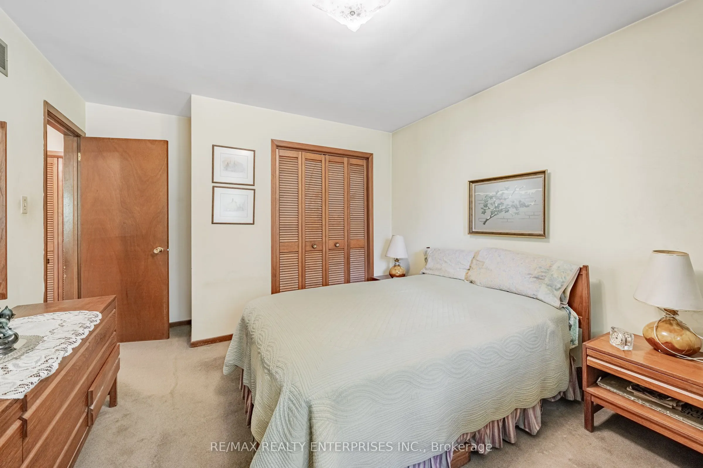 2739 Embleton Road
