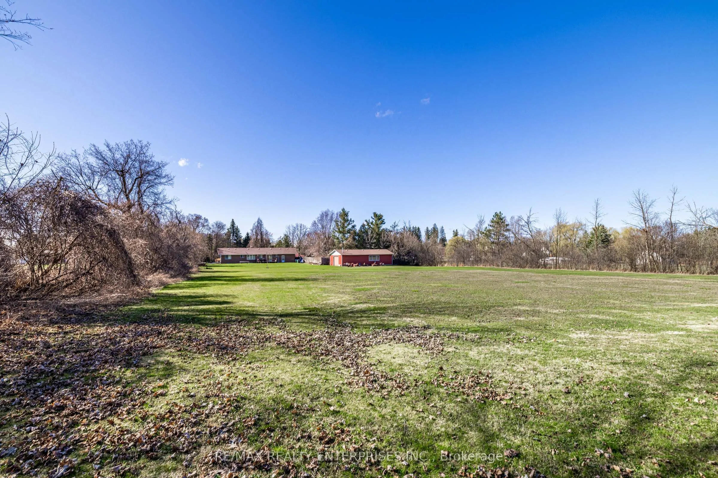 2739 Embleton Road