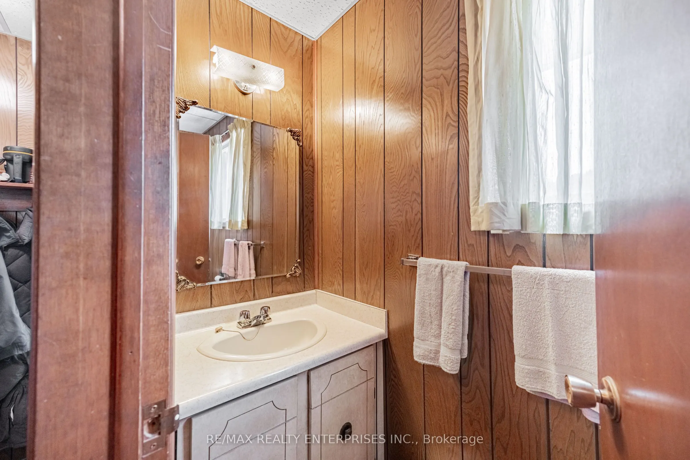 2739 Embleton Road