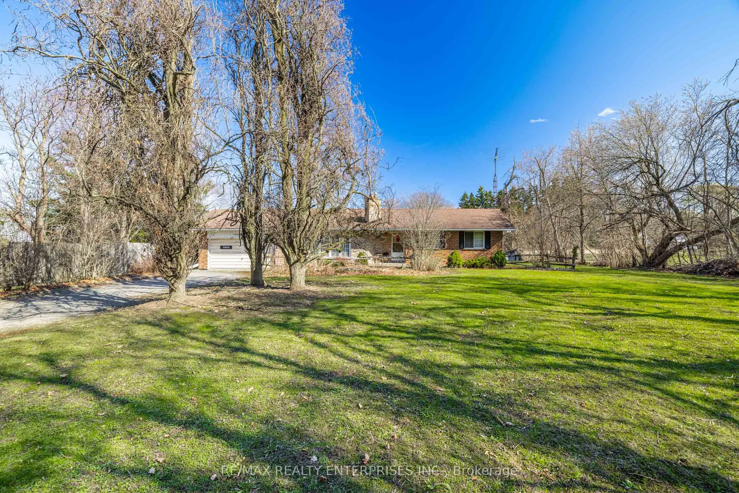 2739 Embleton Road