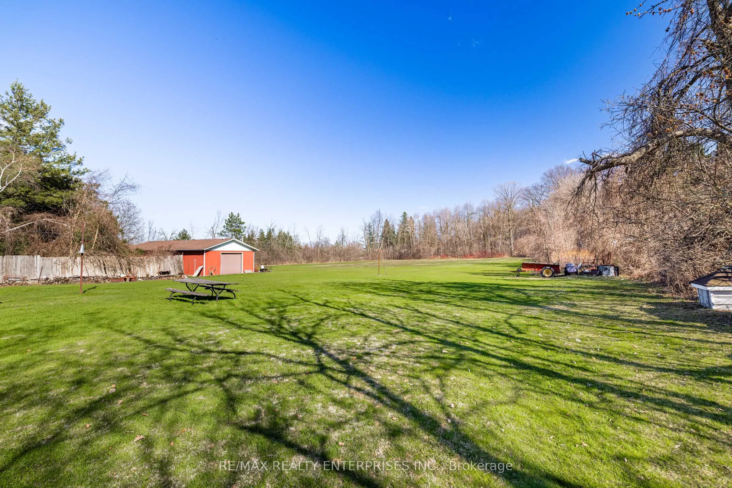 2739 Embleton Road