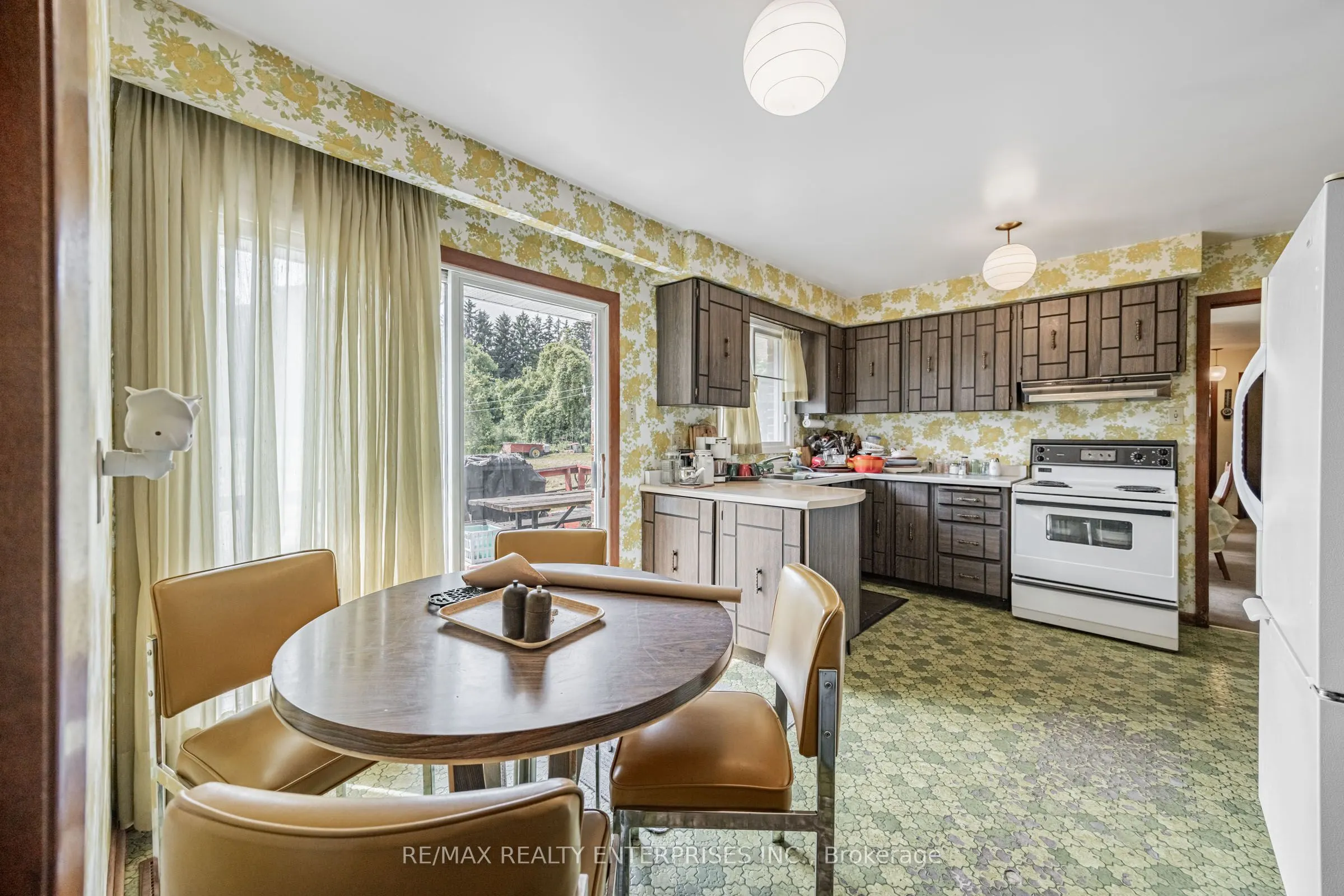 2739 Embleton Road