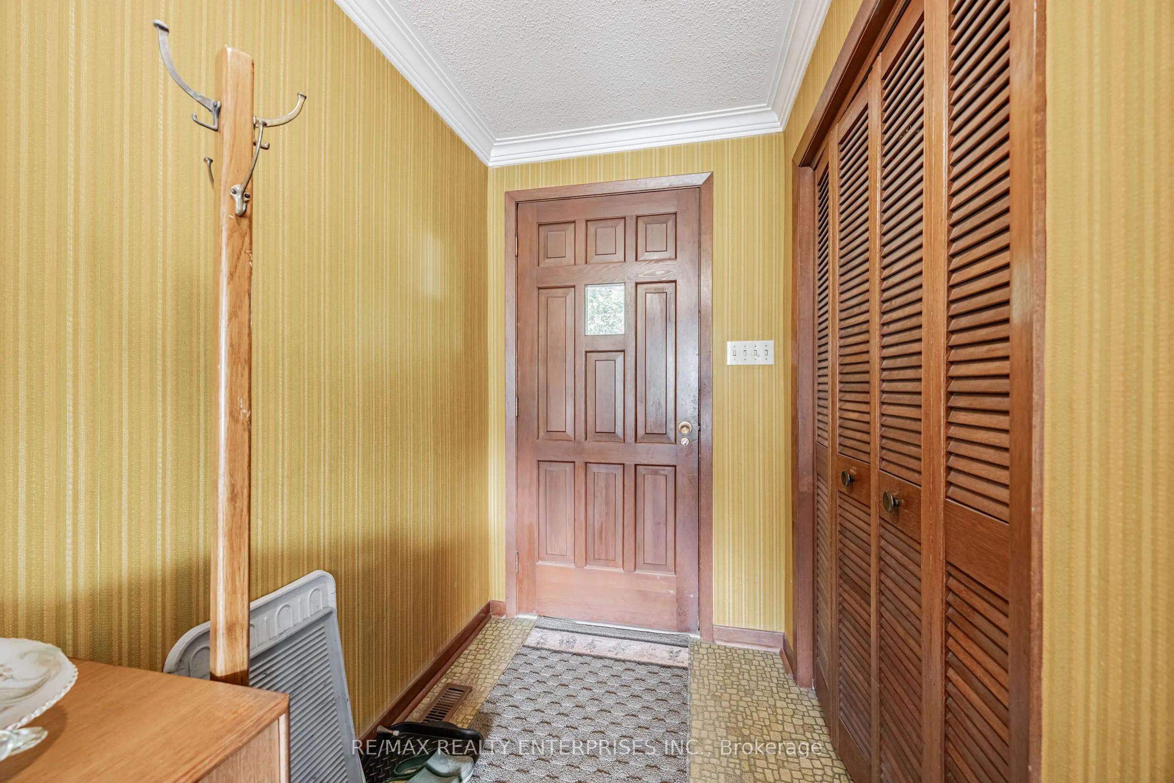 2739 Embleton Road